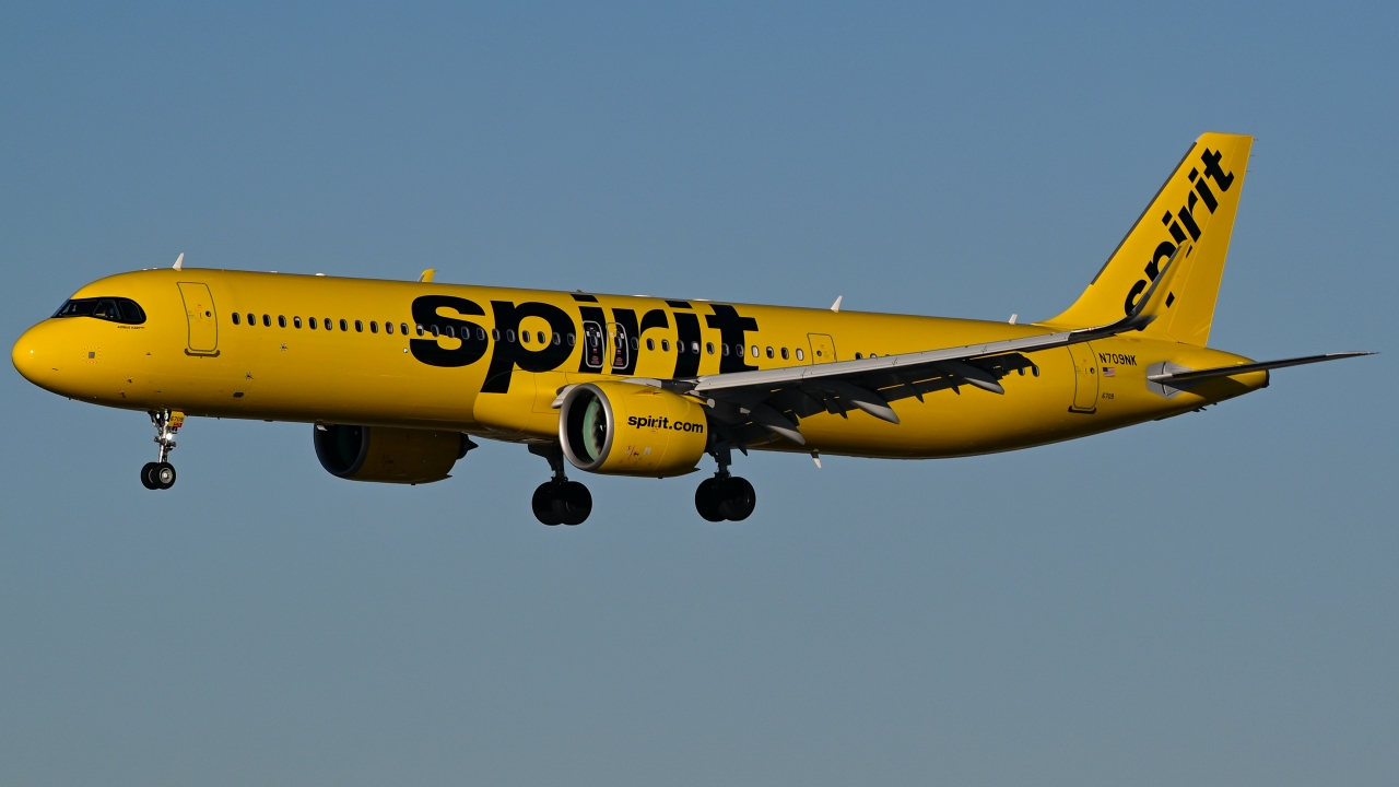 Full size: Spirit Airlines  Airbus A321NEO N709NK at Los Angeles International Airport