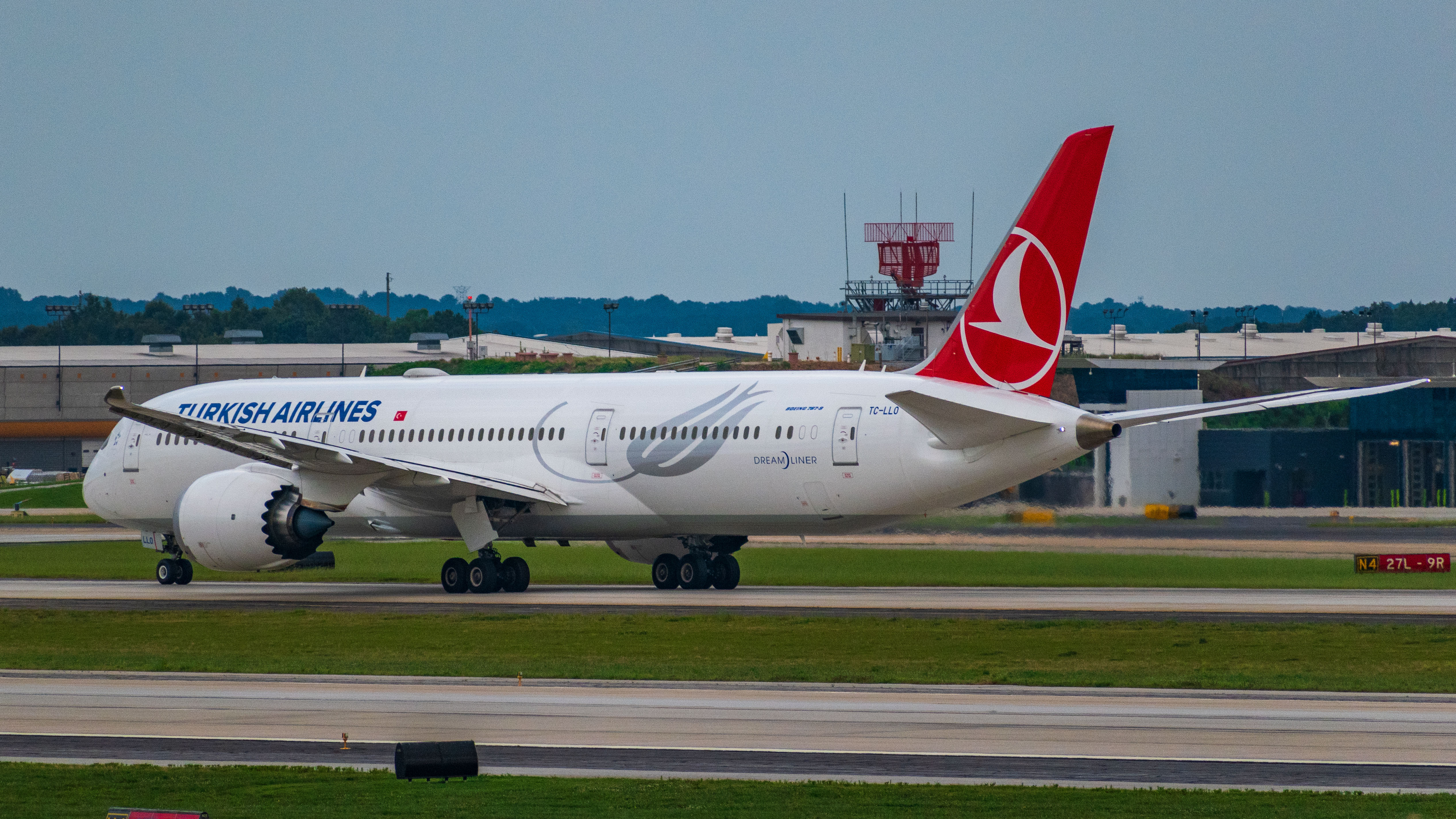 Full size: Turkish Airlines Boeing 787-9 TC-LLO at Hartsfield-Jackson Atlanta International Airport