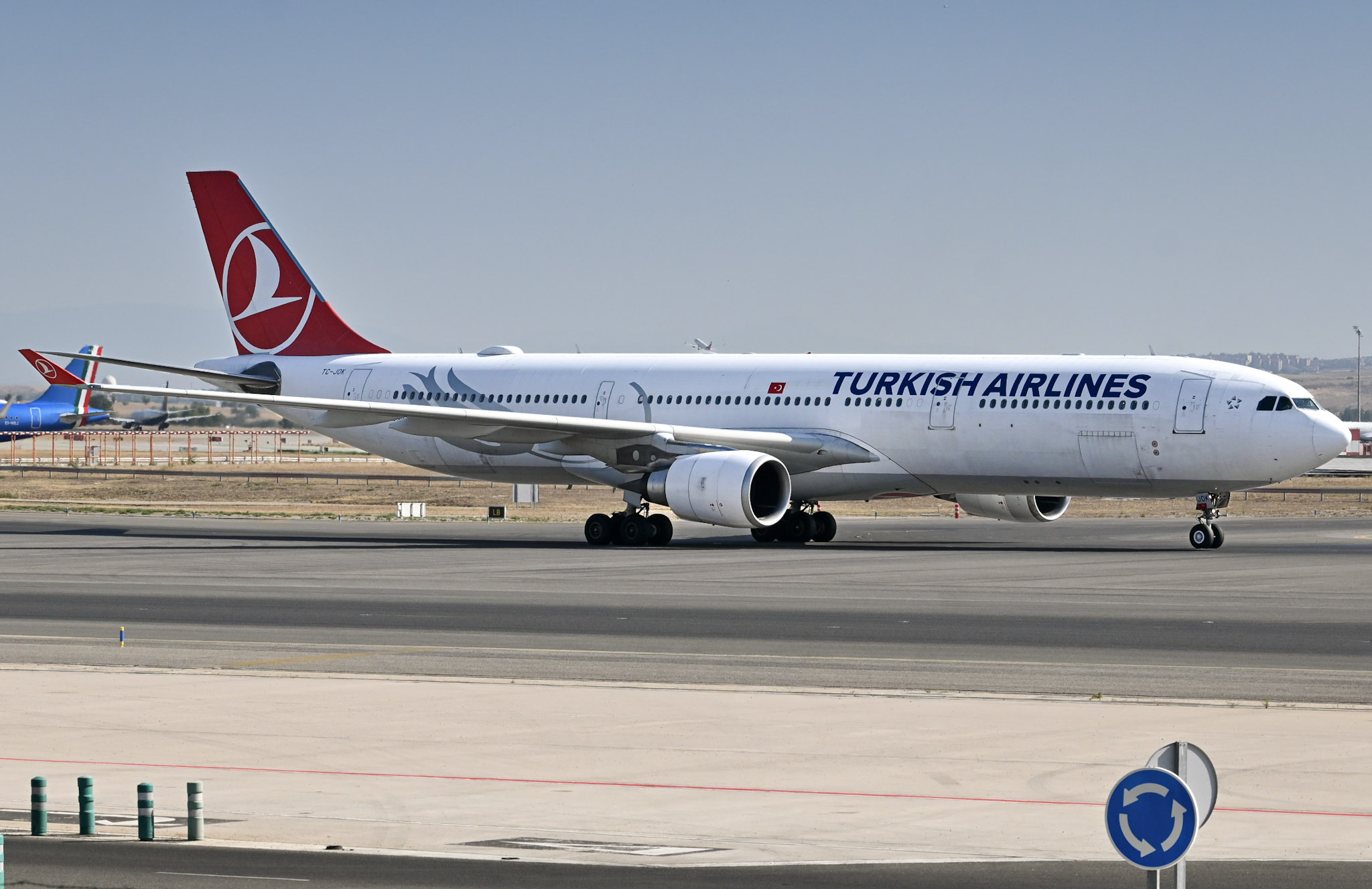 Full size: Turkish Airlines Airbus A330-300 TC-JOK at Madrid Barajas Airport