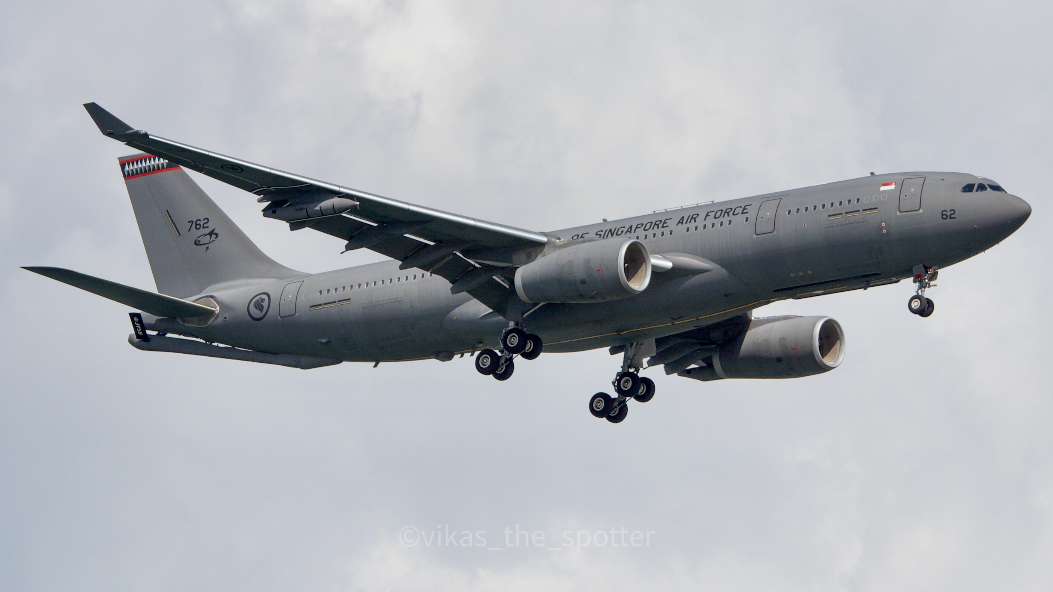 Full size: Singapore Air Force  Airbus A330-200 MRTT  762 at Singapore-Changi Airport
