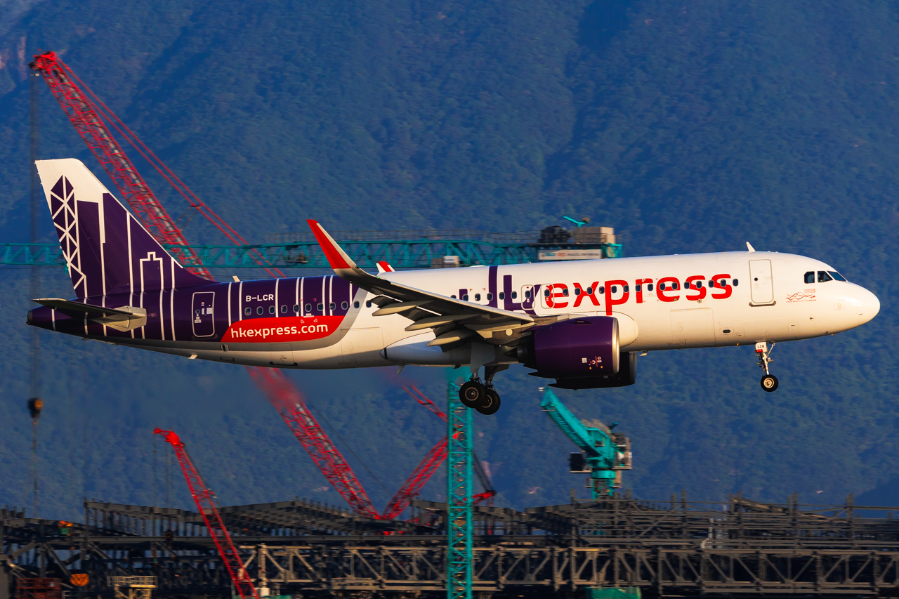 Full size: Hong Kong Express Airbus A320NEO B-LCR at Hong Kong International Airport