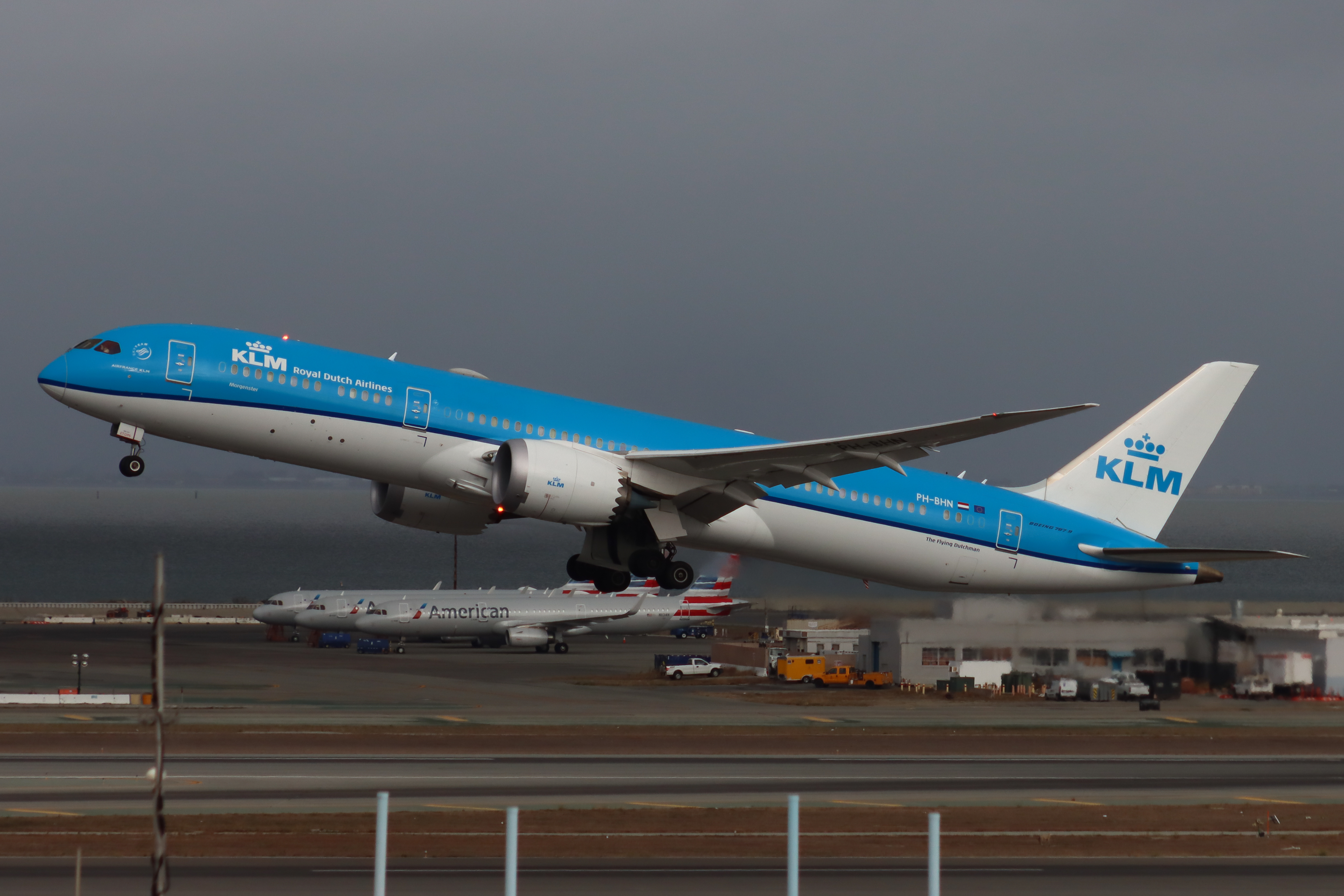 Full size: KLM Boeing 787-9 PH-BHN at San Francisco International Airport