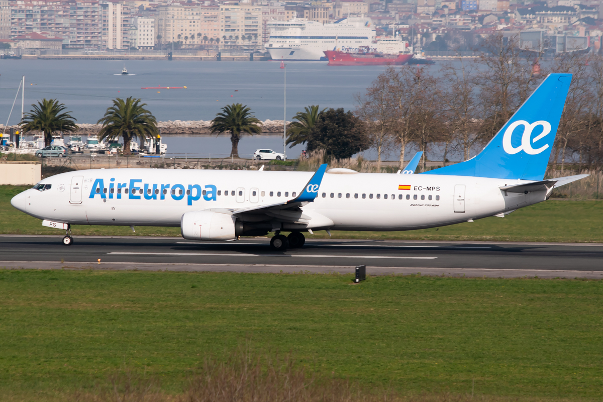 Full size: Air Europa Boeing 737-800 EC-MPS at Santander Airport