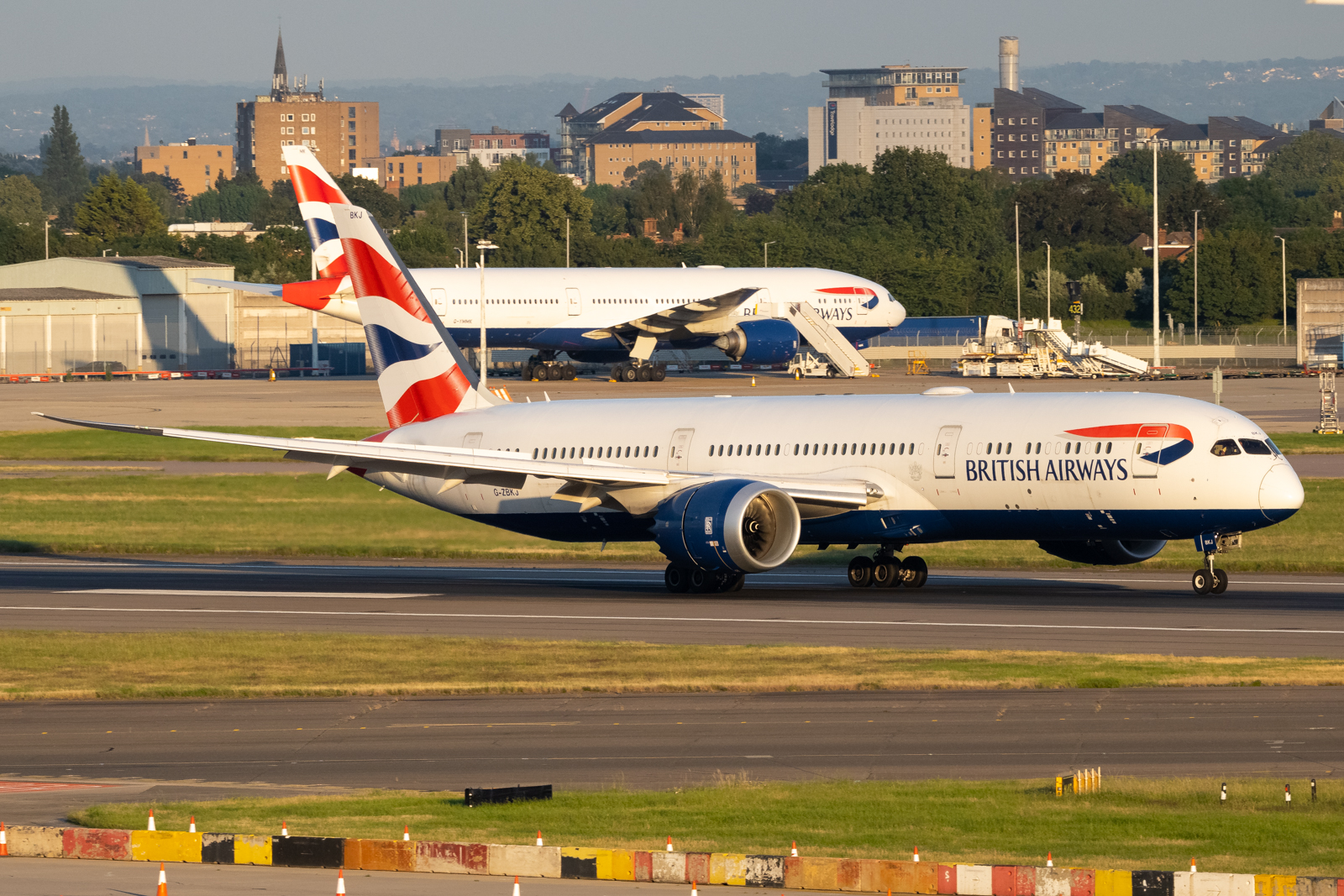 Full size: British Airways Boeing 787-9 G-ZBKJ at London Heathrow International Airport