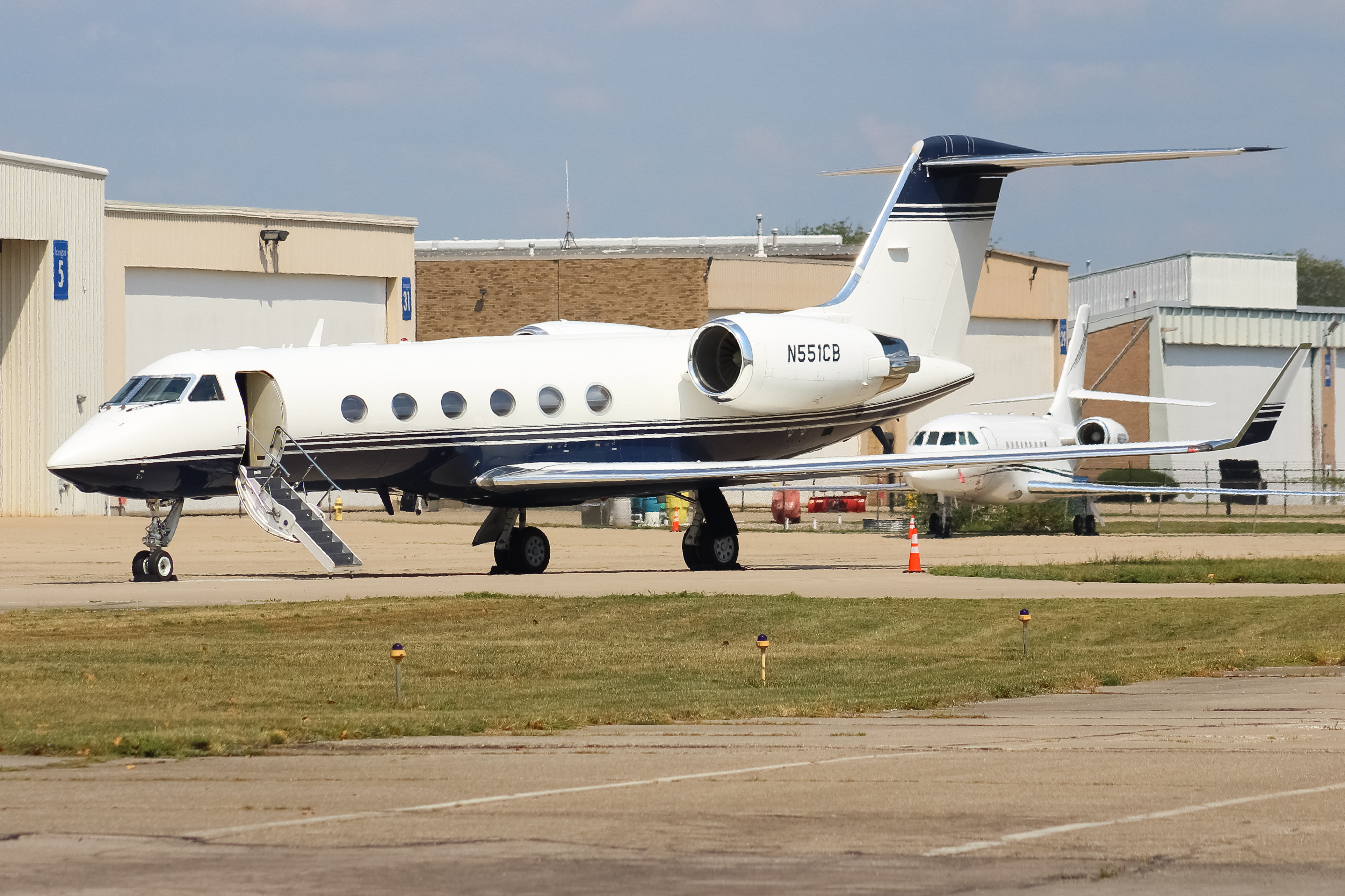 Full size: PRIVATE  Gulfstream IV N551CB at Cincinnati Municipal Airport/Lunken Field
