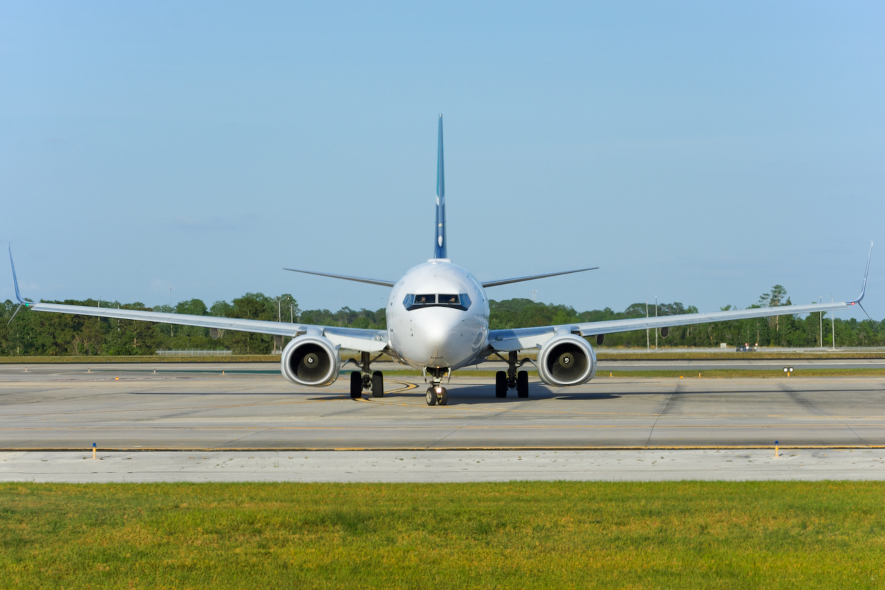 Full size: WestJet Boeing 737-800 C-GWWJ at Orlando International Airport