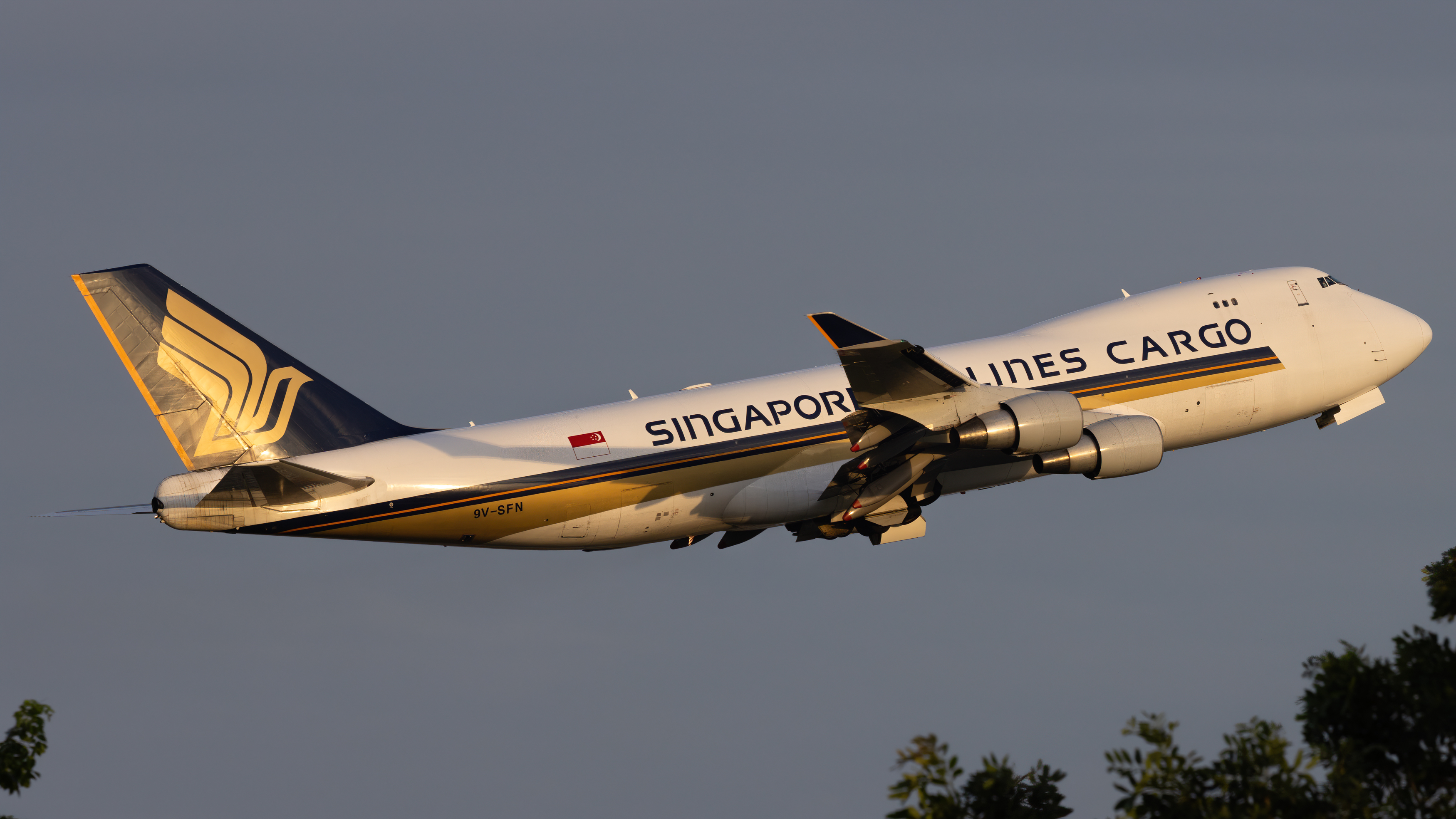 Full size: Singapore Airlines Cargo Boeing 747-400F 9V-SFN at Singapore-Changi Airport