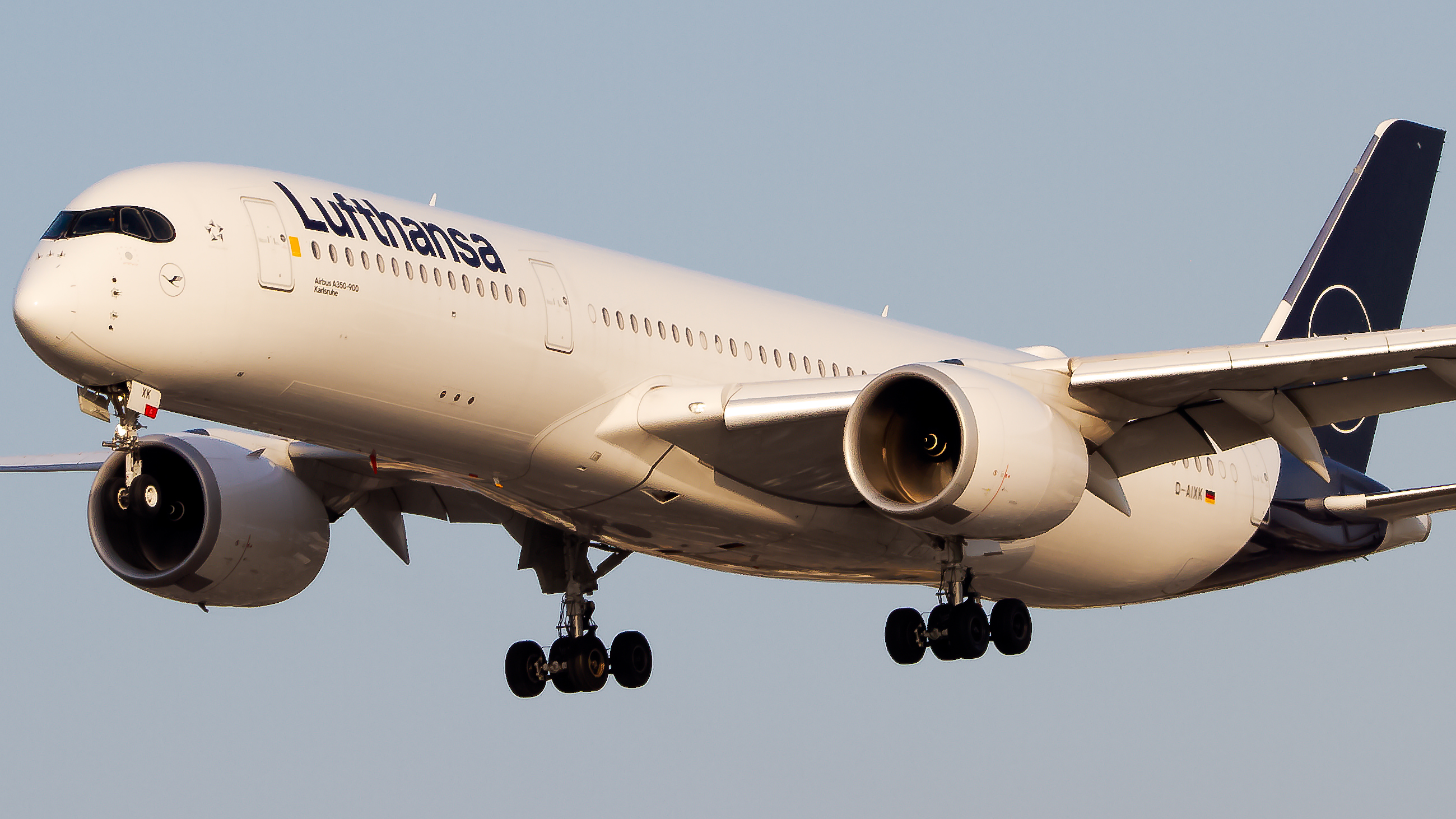 Full size: Lufthansa Airbus A350-900 D-AIXK at Los Angeles International Airport