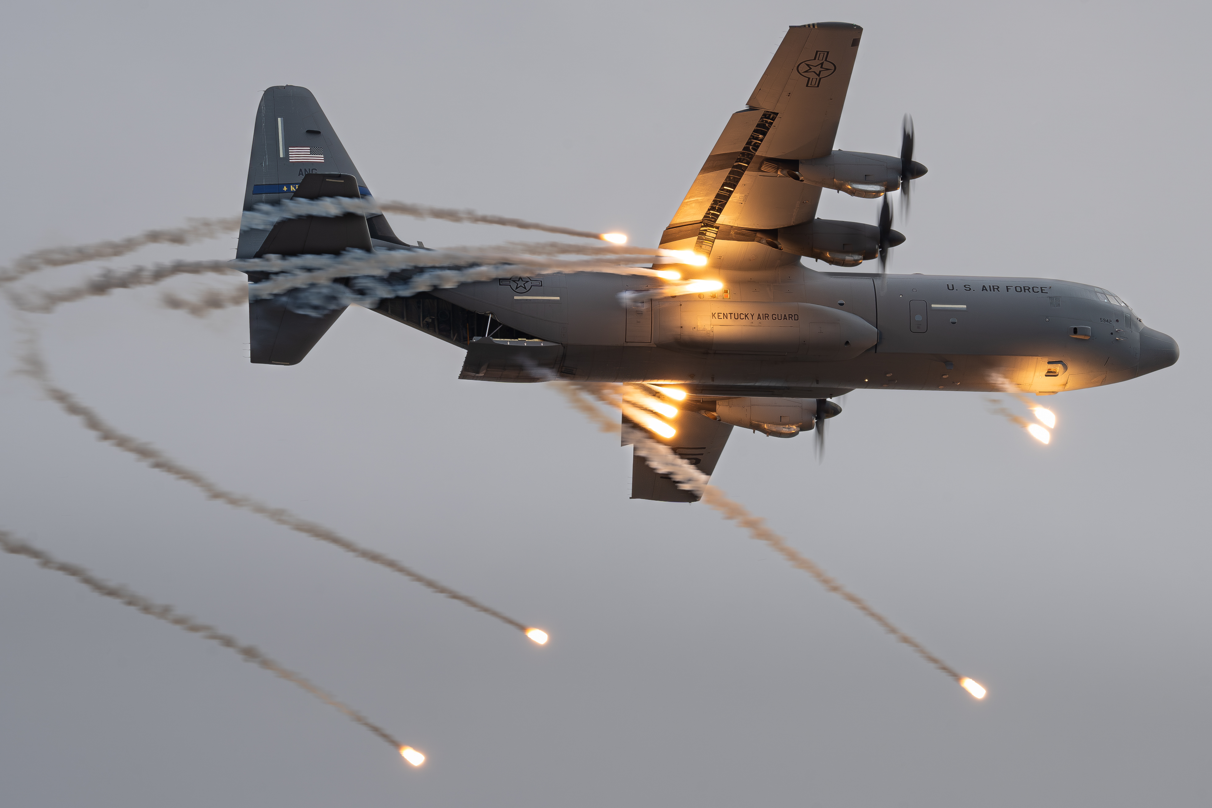 Full size: USAF - United States Air Force Lockheed C-130J Hercules 19-5942 at Not Applicable