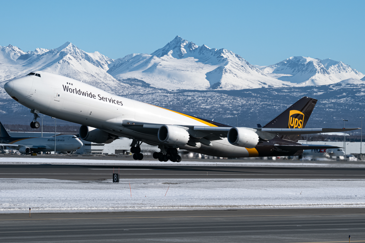 Full size: United Parcel Service Boeing 747-8F N621UP at Anchorage Ted Stevens International Airport