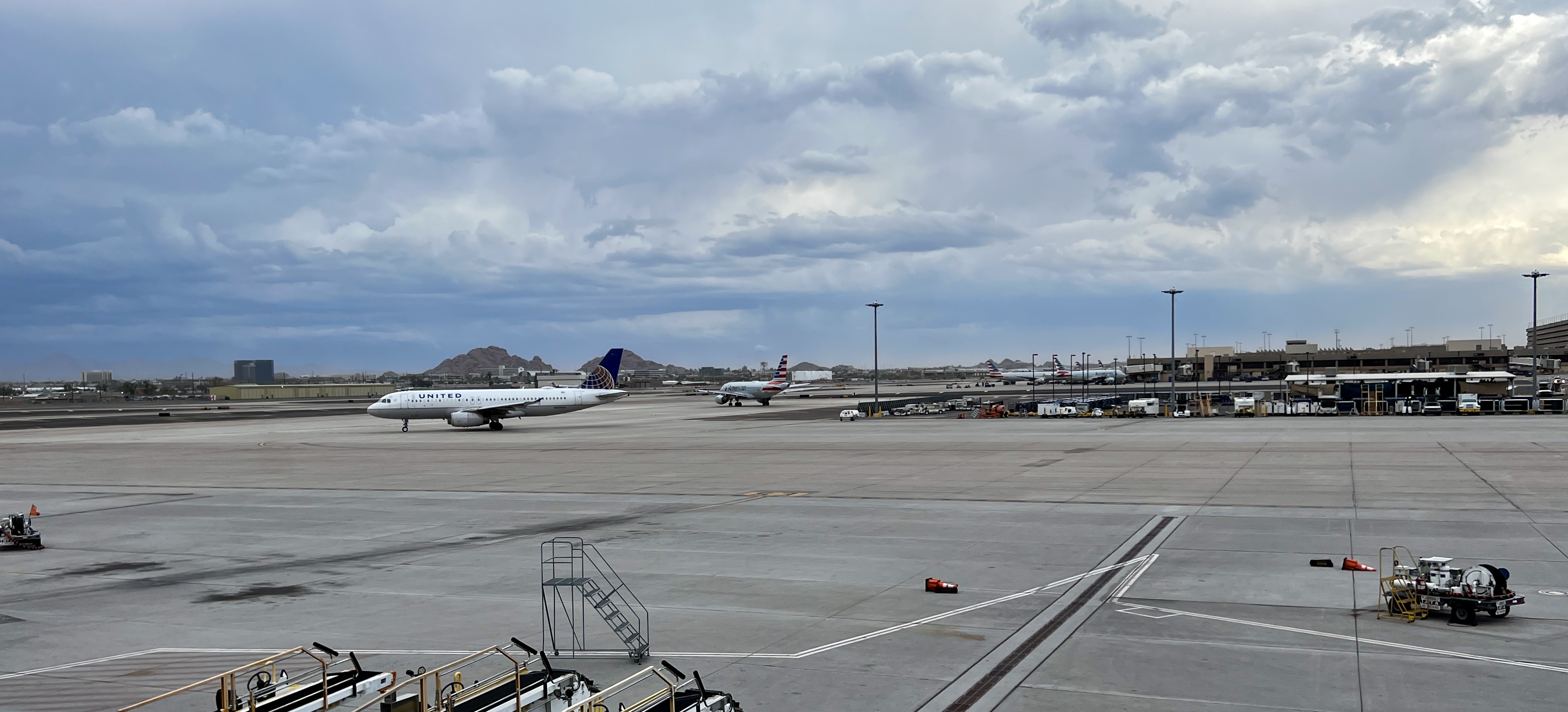 Full size: Airport Photo KPHX  at Phoenix Sky Harbor International Airport