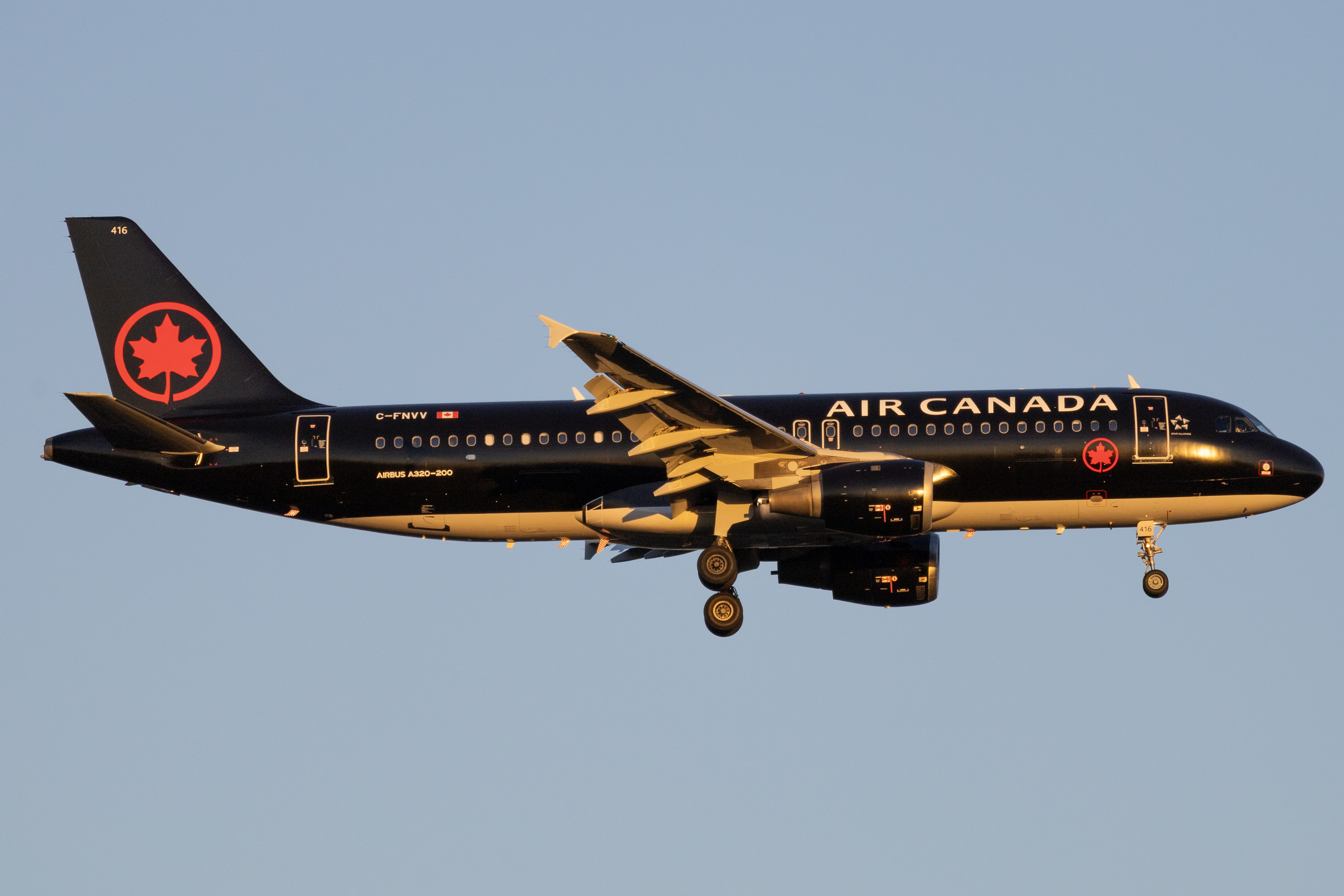 Full size: Air Canada Jetz Airbus A320 C-FNVV at Washington Dulles International Airport