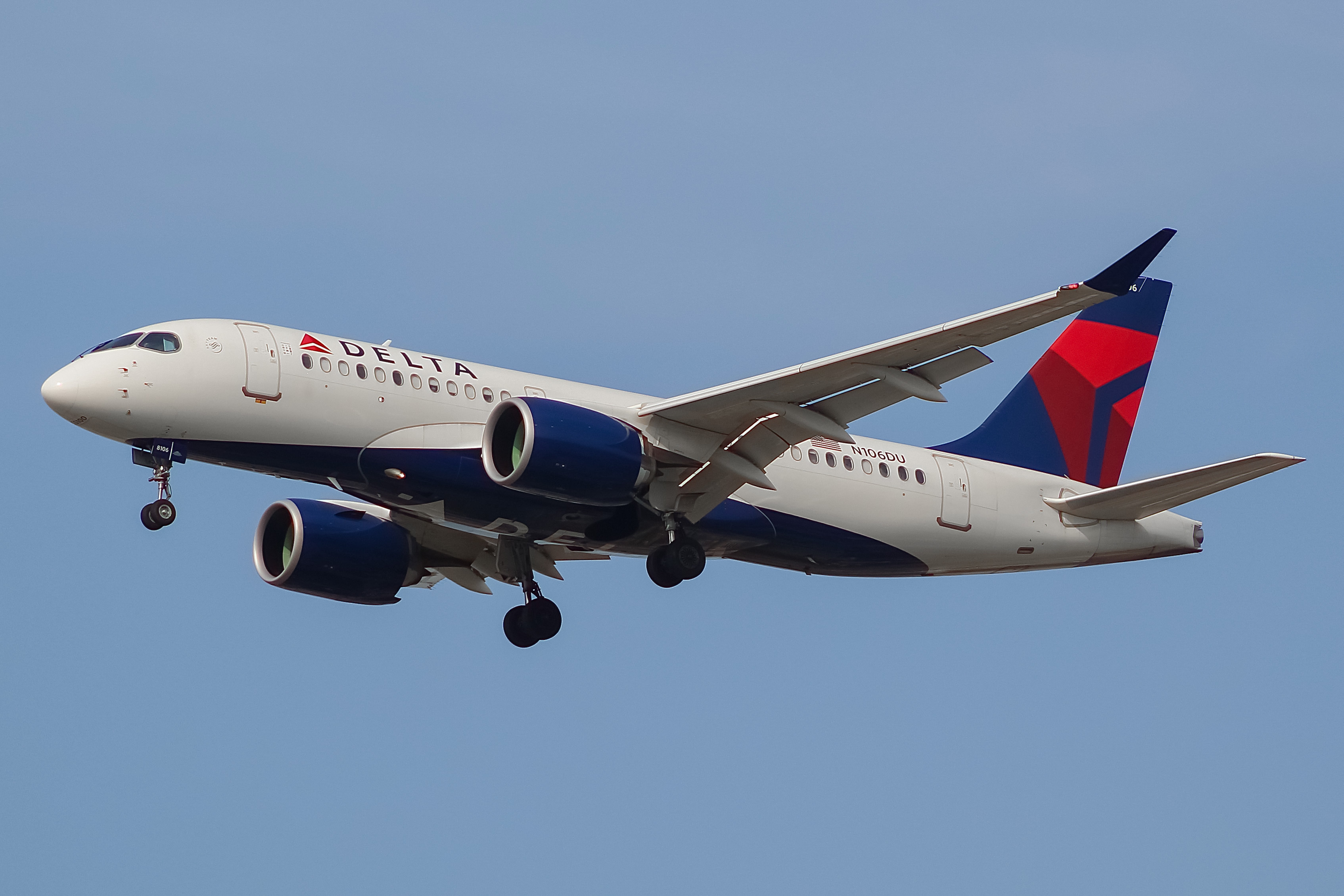 Full size: Delta Airlines Airbus A220-100 N106DU at Chicago O'Hare International Airport
