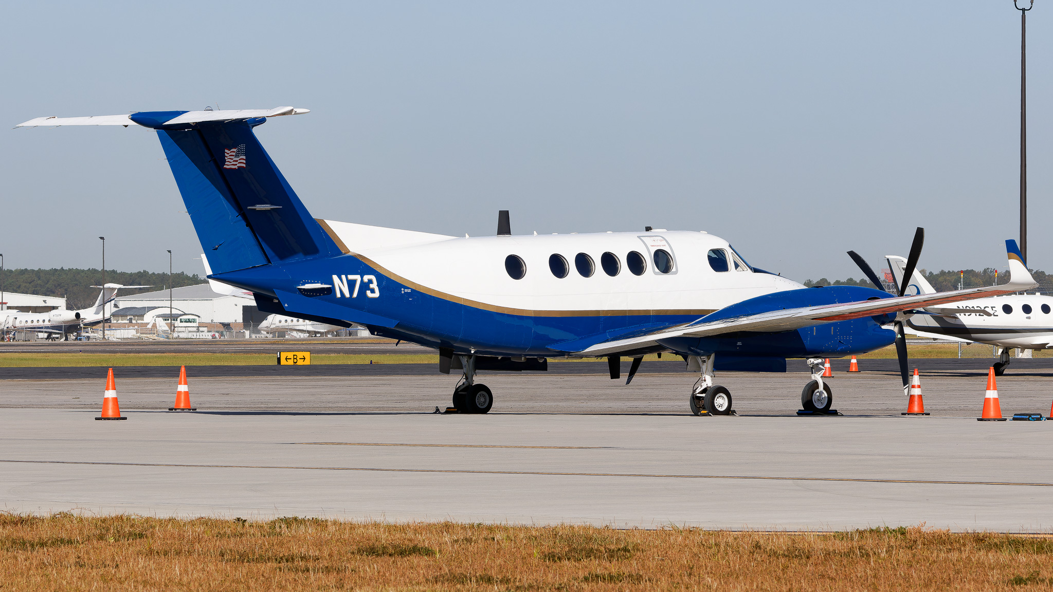 Full size: Federal Aviation Administration Beechcraft King Air 300 N73 at Savannah/Hilton Head International Airport