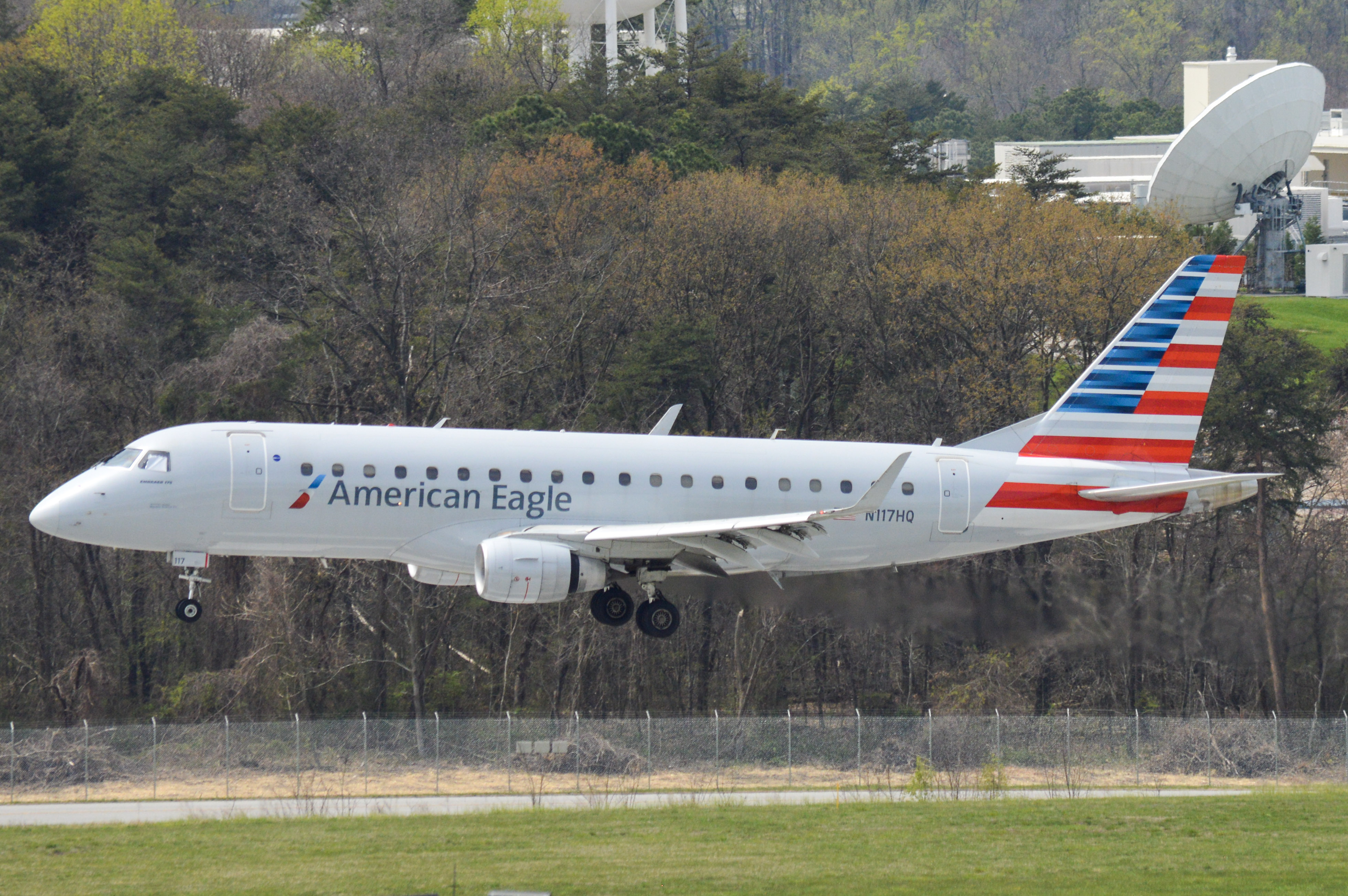 Full size: American Eagle Embraer E175 N117HQ at Baltimore/Washington International Thurgood Marshall Airport