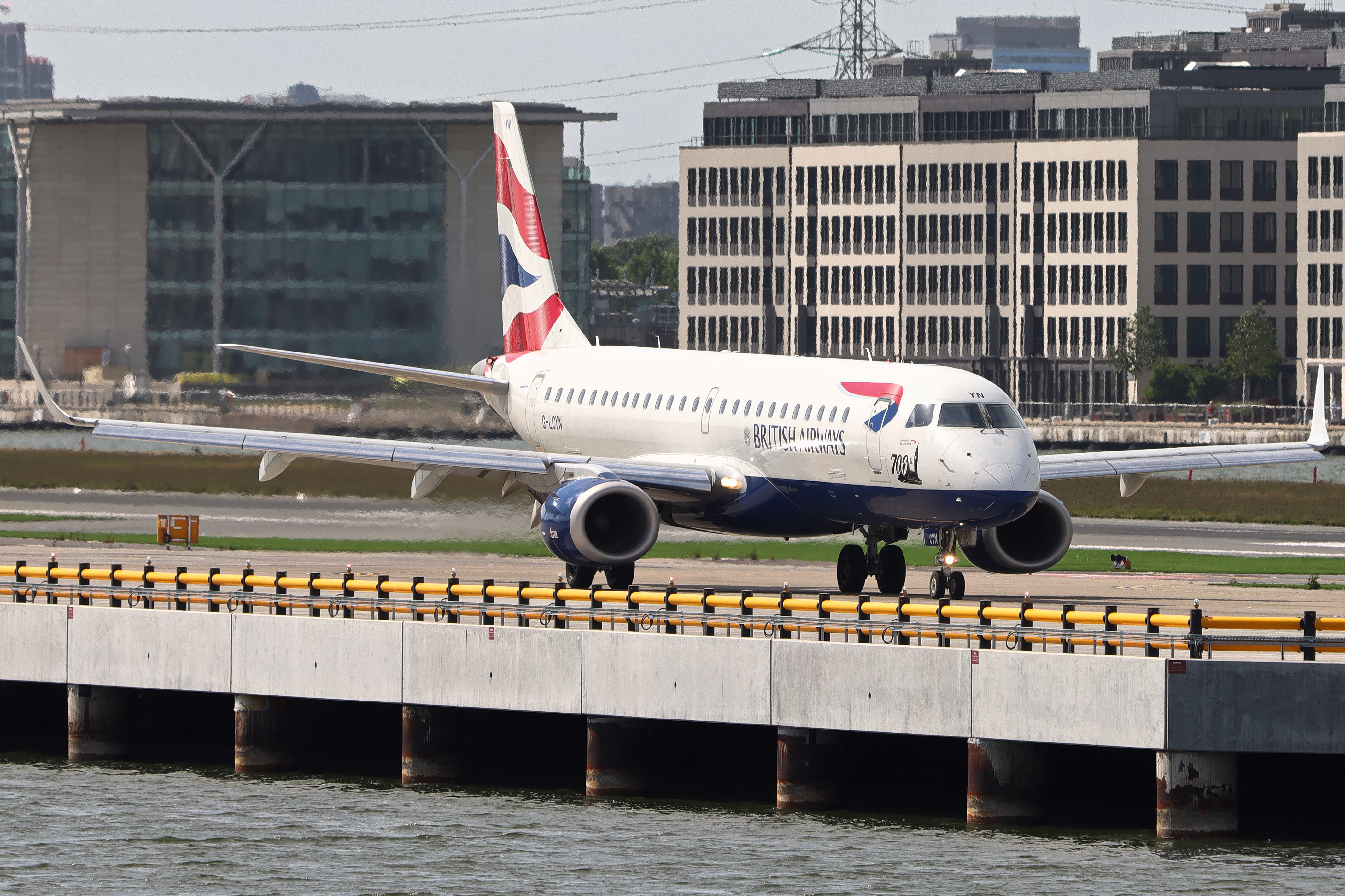 Full size: BA CityFlyer Embraer E190 G-LCYN at London City Airport