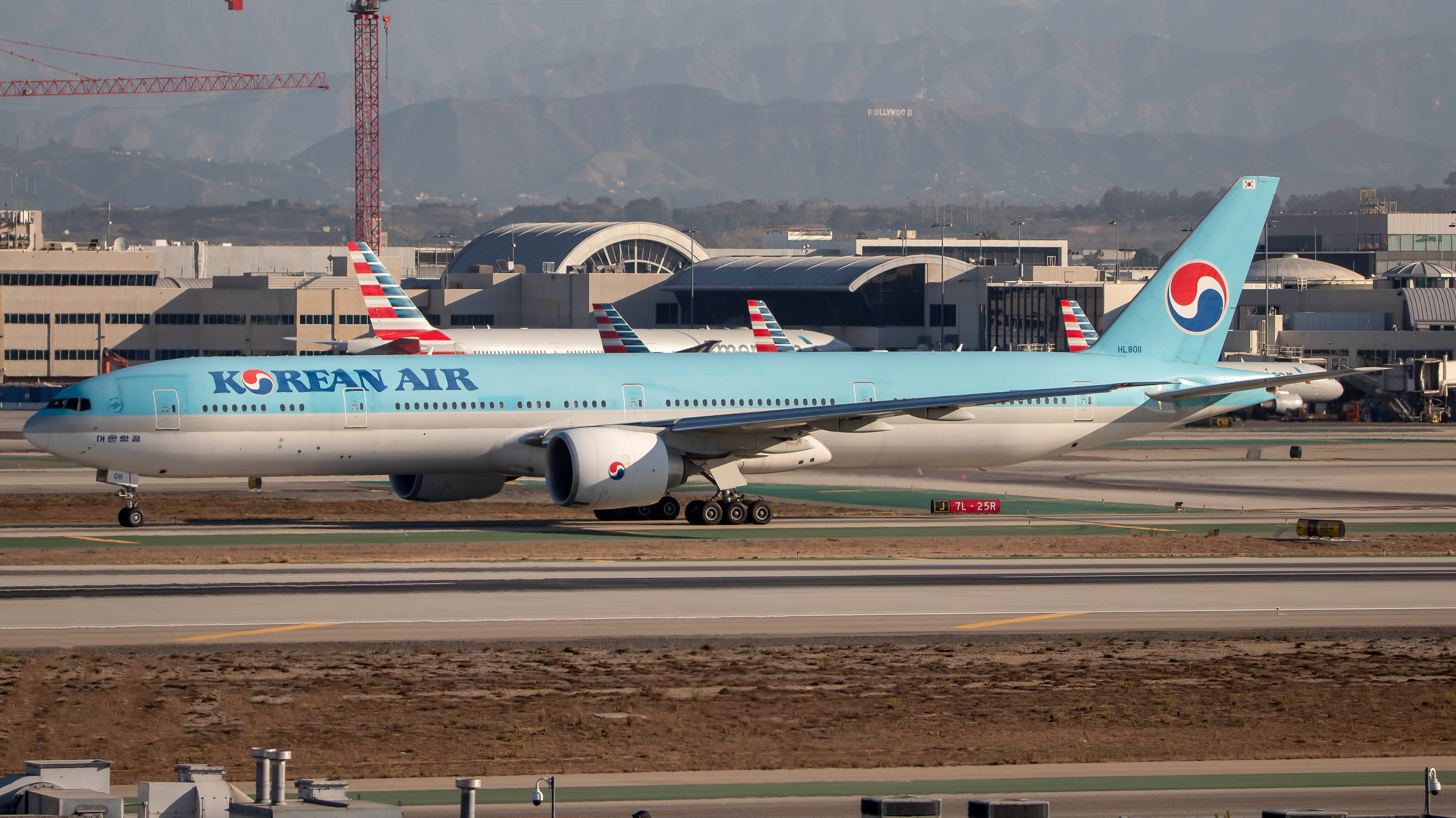 Full size: Korean Air Boeing 777-300ER HL8011 at Los Angeles International Airport
