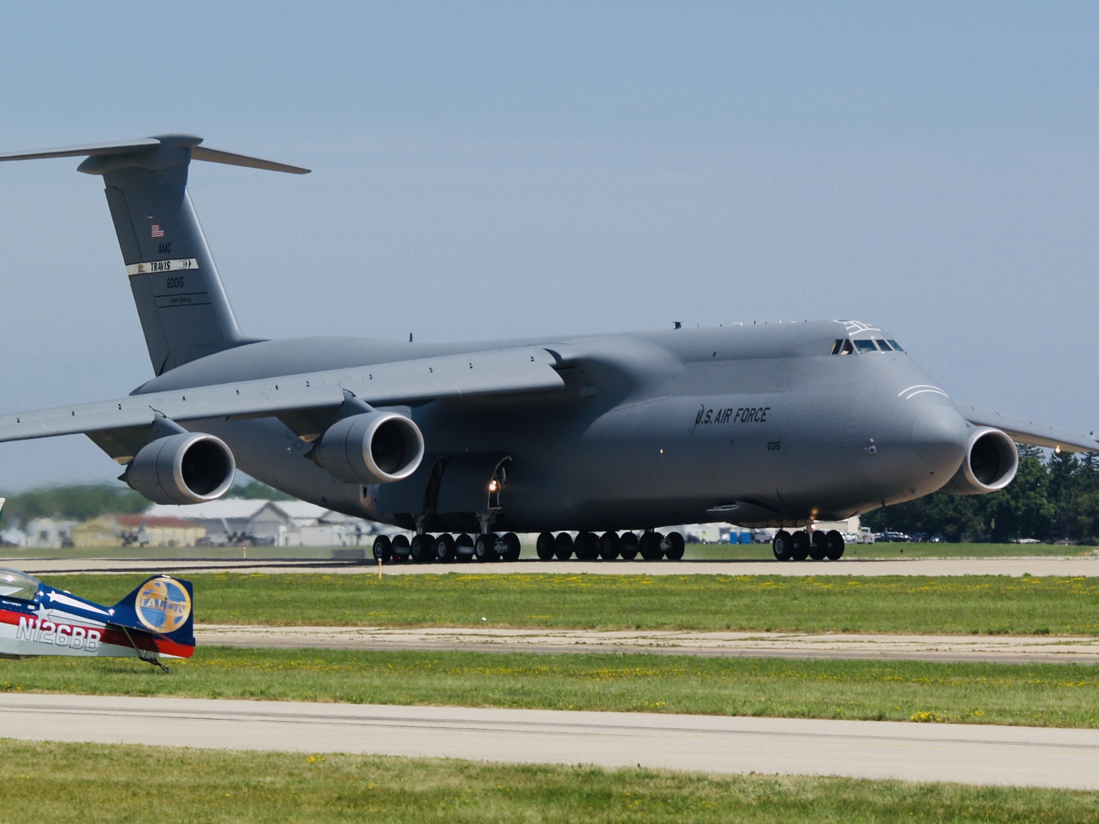 Full size: USAF - United States Air Force Lockheed C-5 Galaxy 86-0015 at Wittman Regional Airport