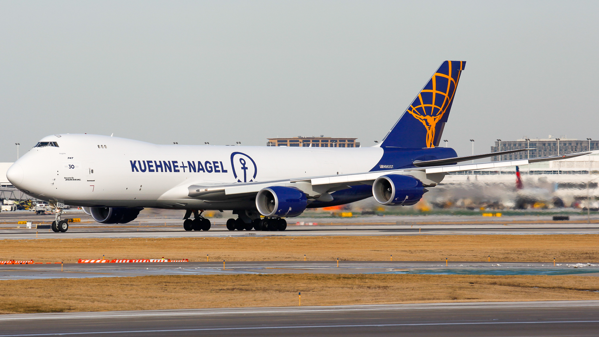 Full size: Atlas Air Boeing 747-8F N862GT at Chicago O'Hare International Airport