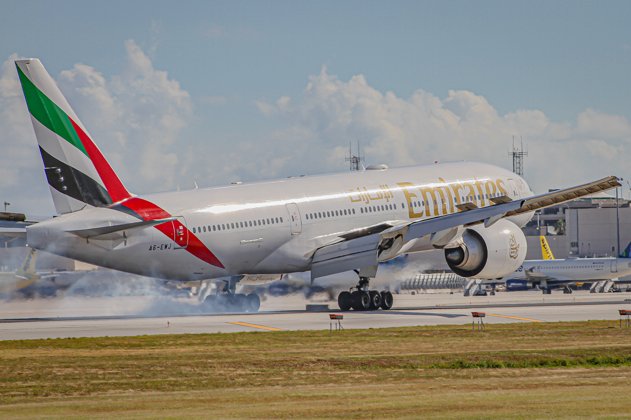 Full size: Emirates Boeing 777-200LR A6-EWJ at Fort Lauderdale/Hollywood International Airport