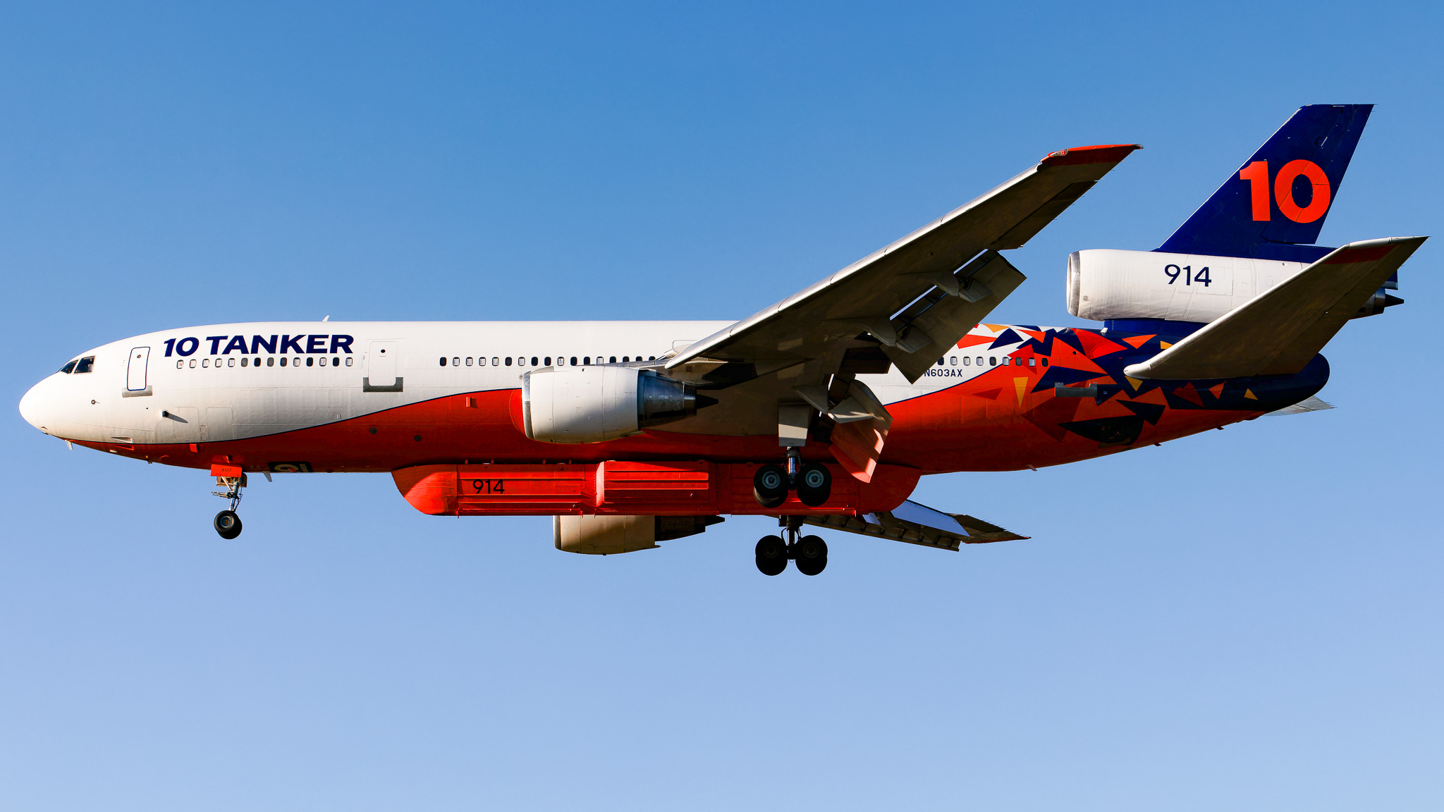 Full size: 10 Tanker  McDonnell Douglas DC-10F N603AX at 