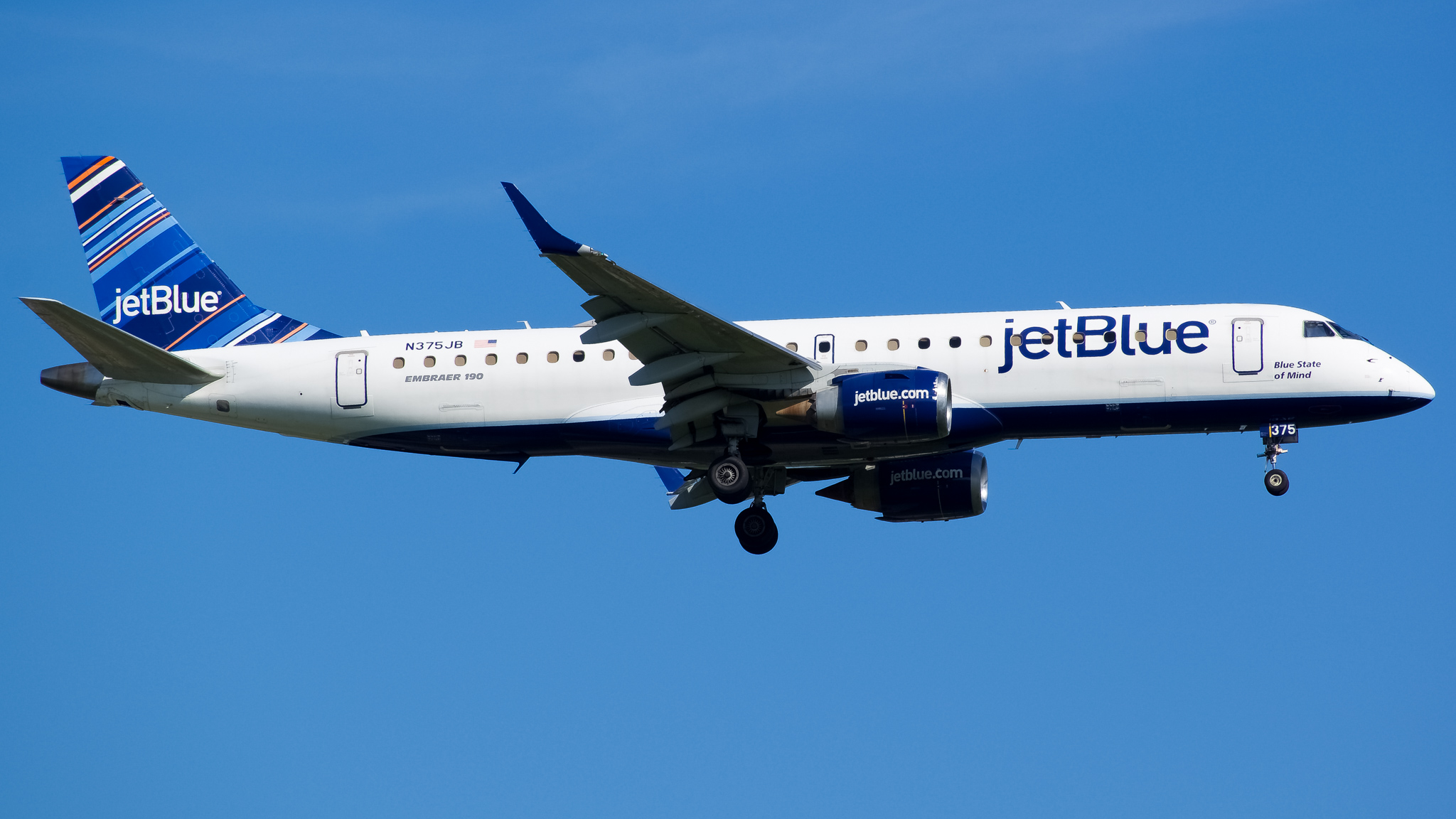 Full size: JetBlue Airways Embraer E190 N375JB at John F. Kennedy International Airport