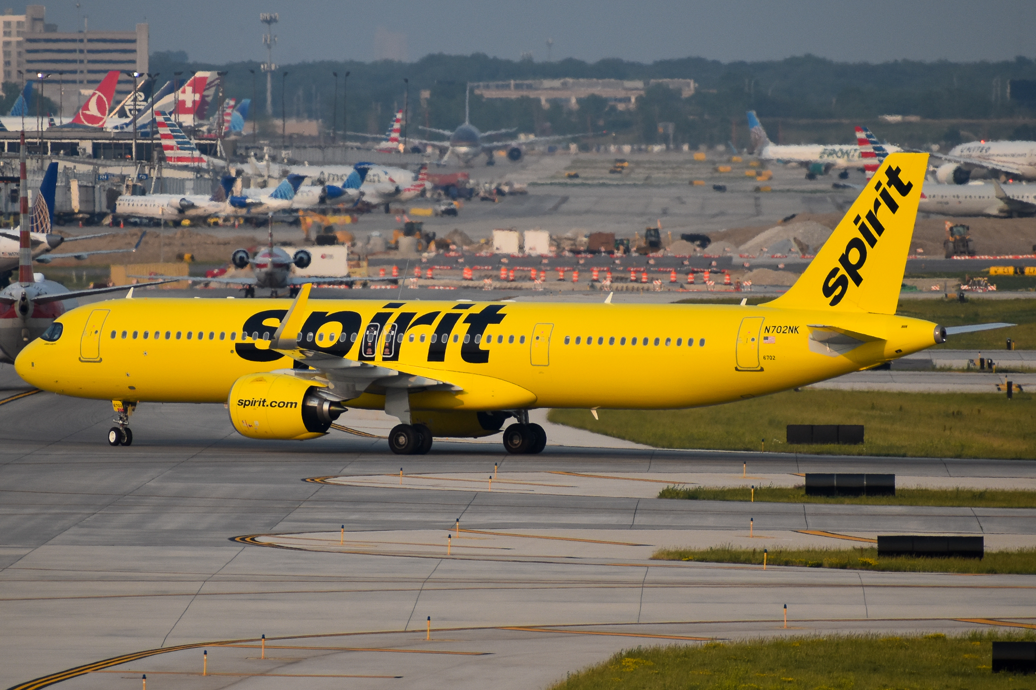 Full size: Spirit Airlines Airbus A321NEO N702NK at Chicago O'Hare International Airport