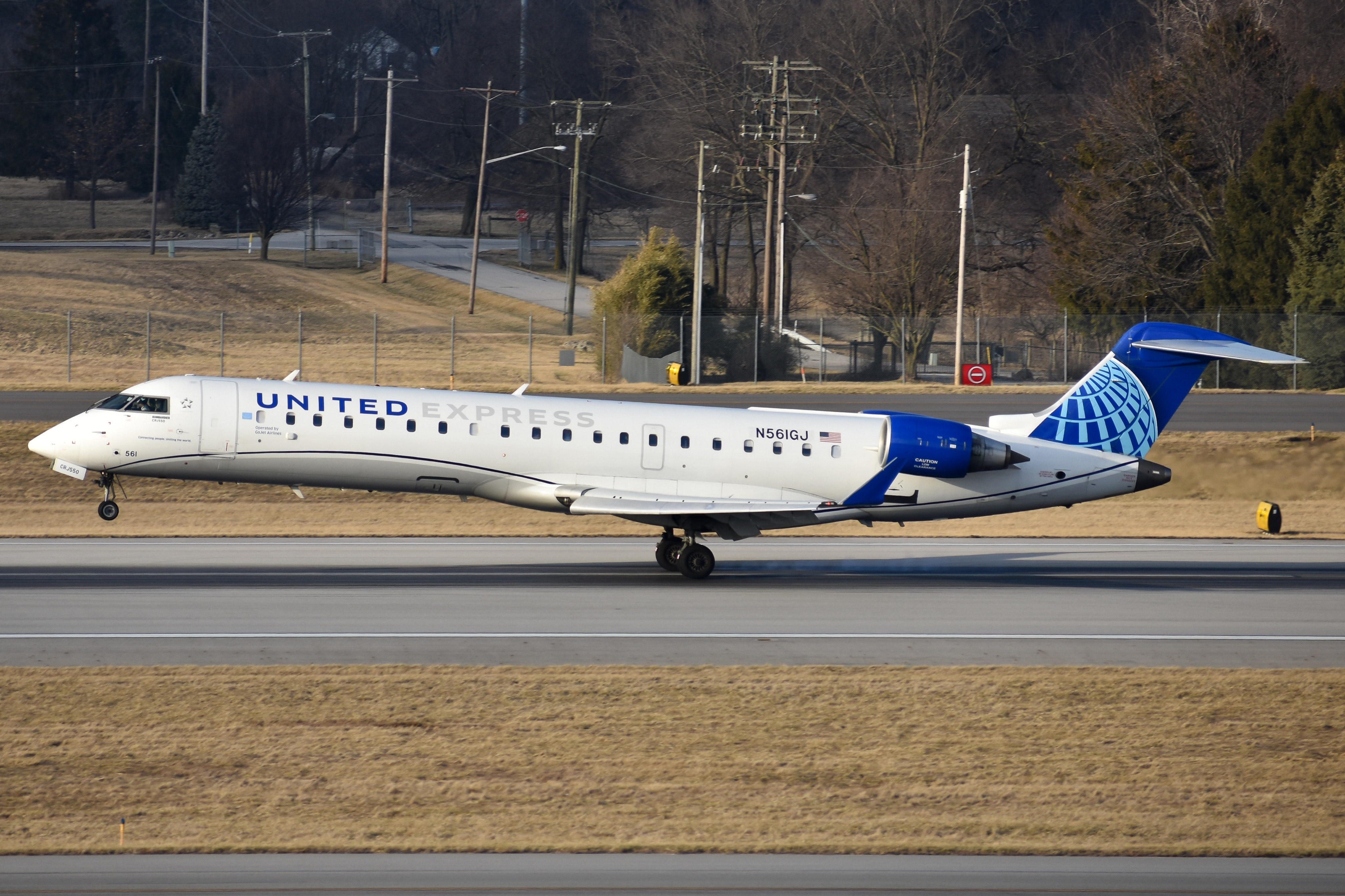 Full size: United Express Mitsubishi CRJ-550 N561GJ at John Glenn Columbus International Airport