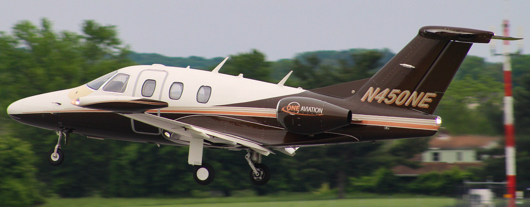 Full size: PRIVATE Eclipse 500 N450NE at Frederick Municipal Airport