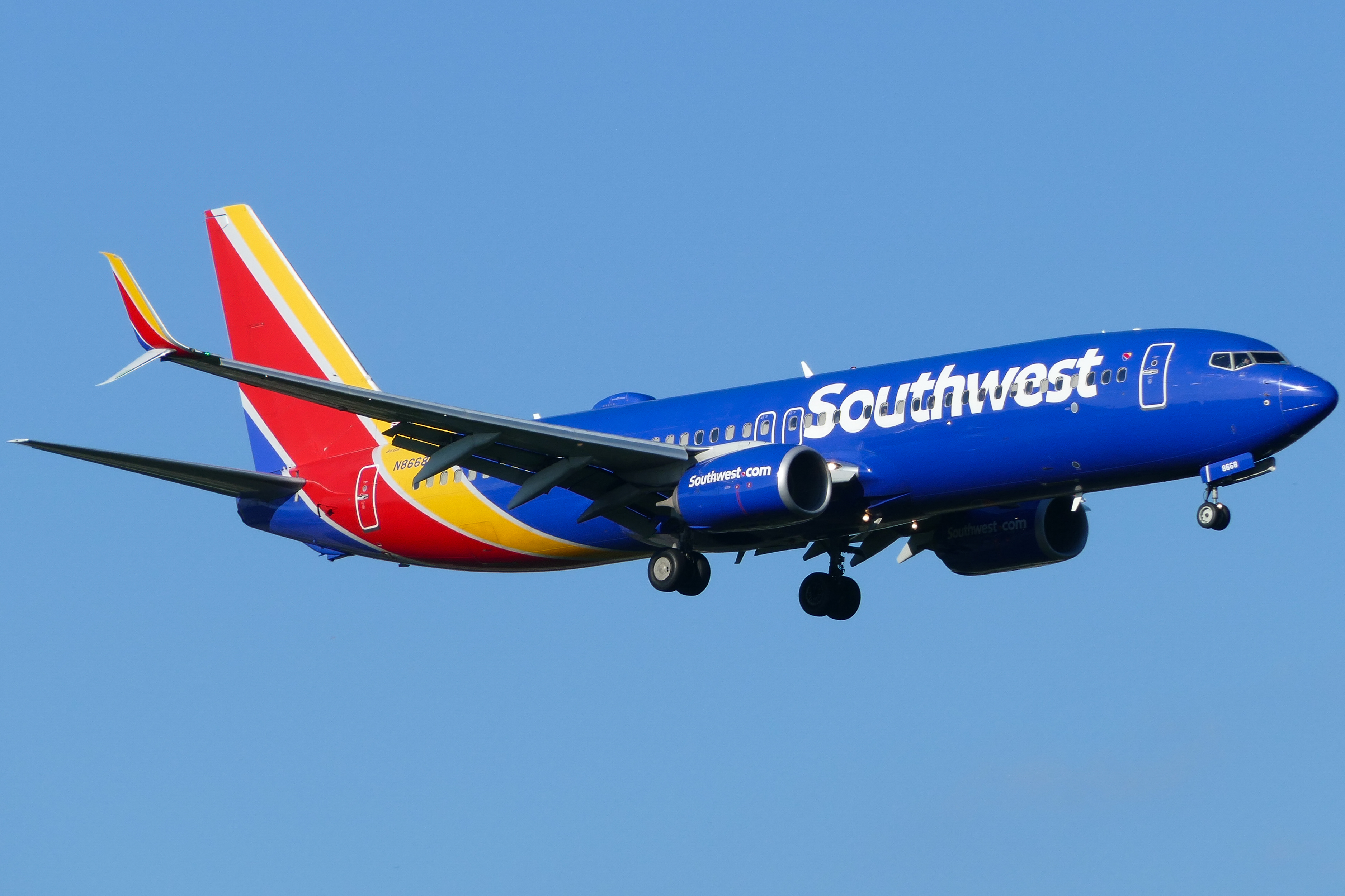 Full size: Southwest Airlines Boeing 737-800 N8668A at Austin-Bergstrom International Airport