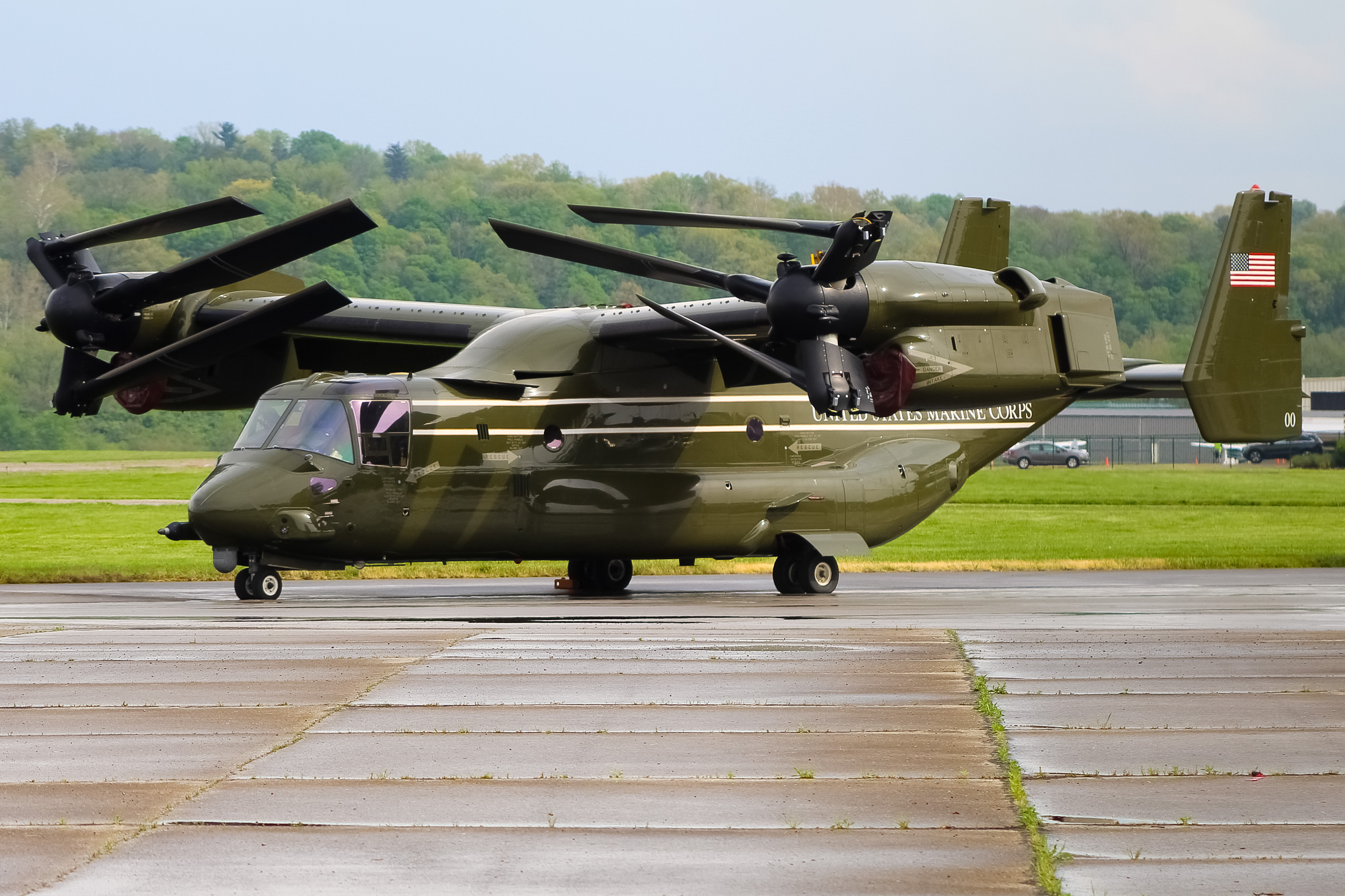 Full size: USMC - United States Marine Corp MV-22 Osprey 168869 at Cincinnati Municipal Airport/Lunken Field