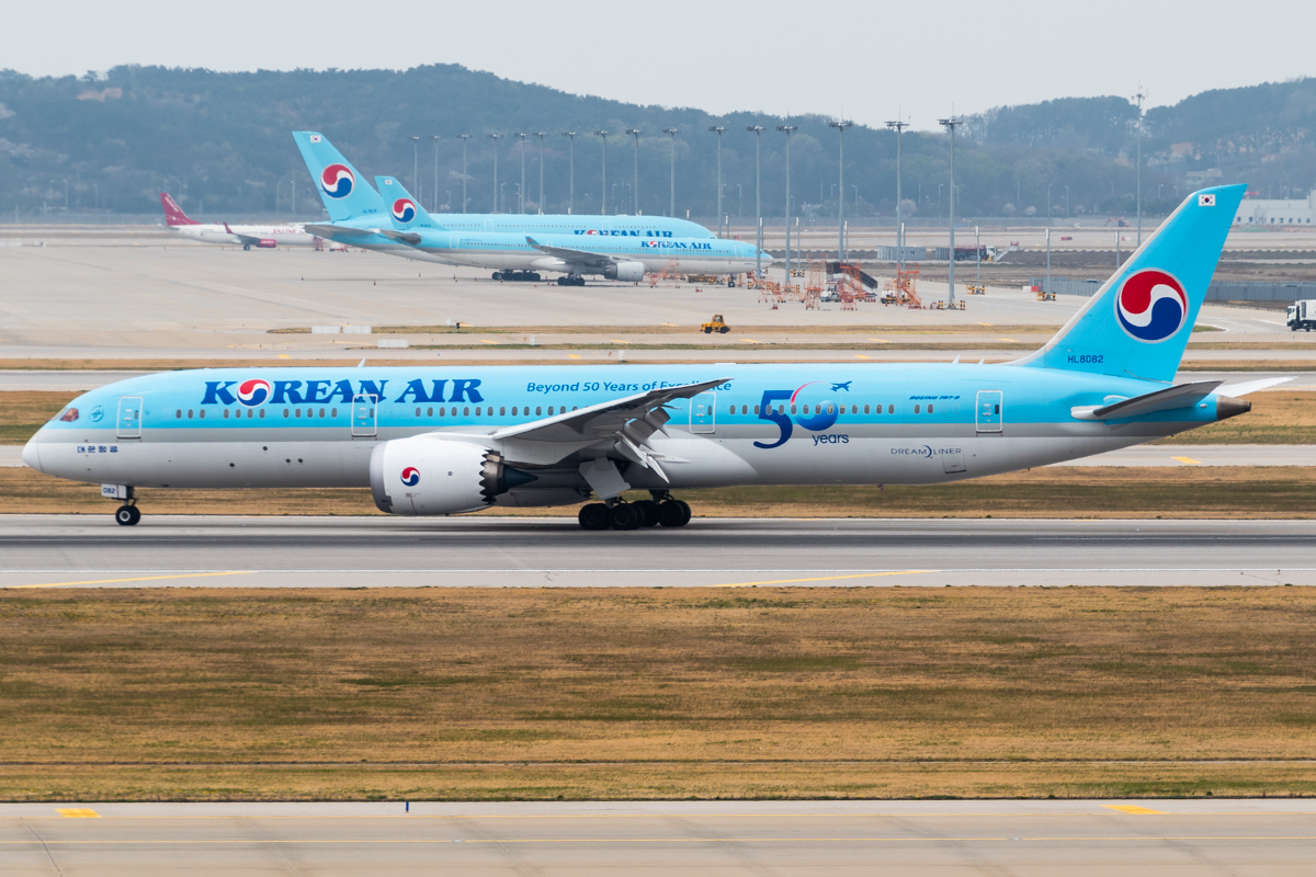 Full size: Korean Air Boeing 787-9 HL8082 at Seoul-Incheon International Airport