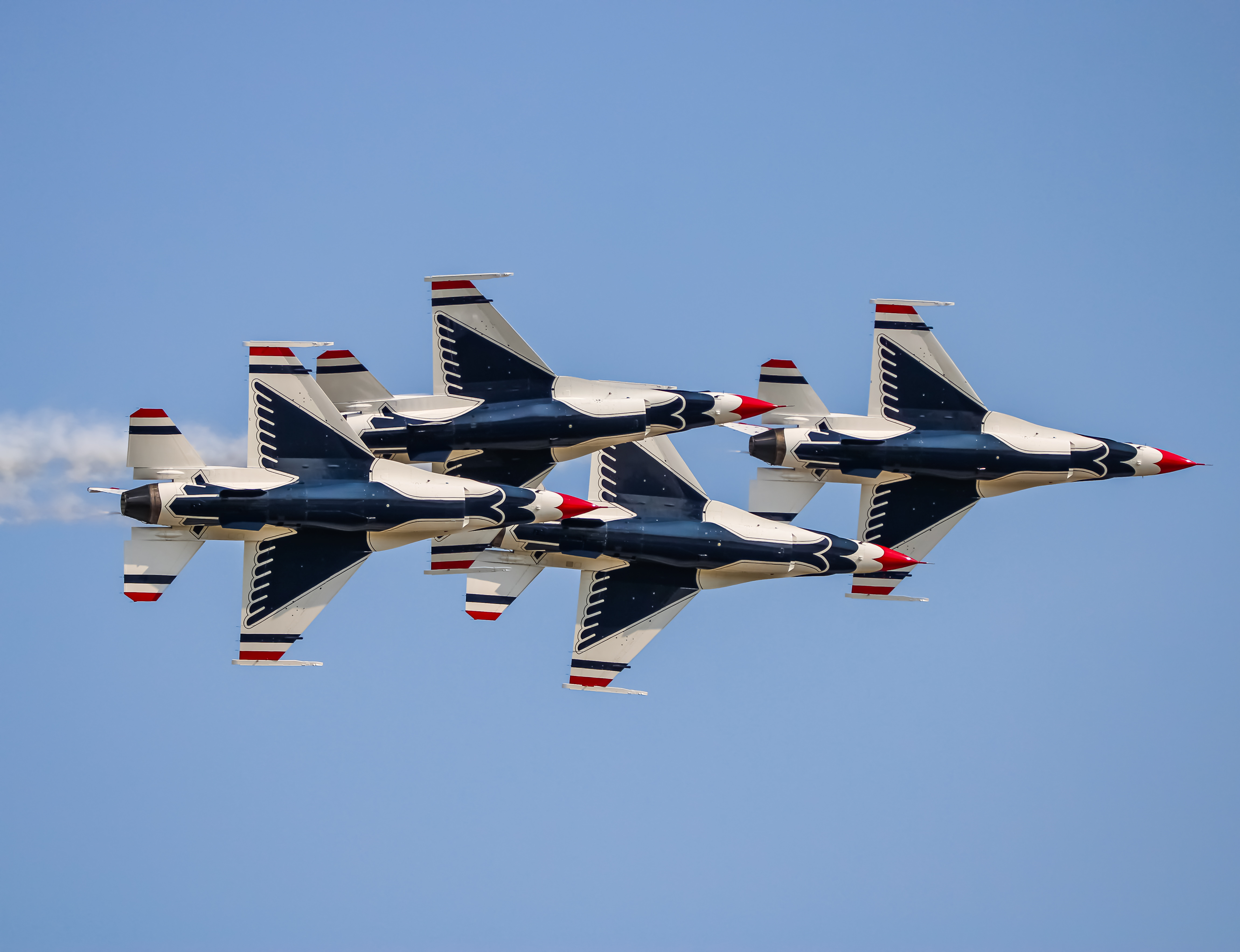 Full size: USAF - United States Air Force General Dynamics F-16 Fighting Falcon 87-0305 at Joint Base Andrews