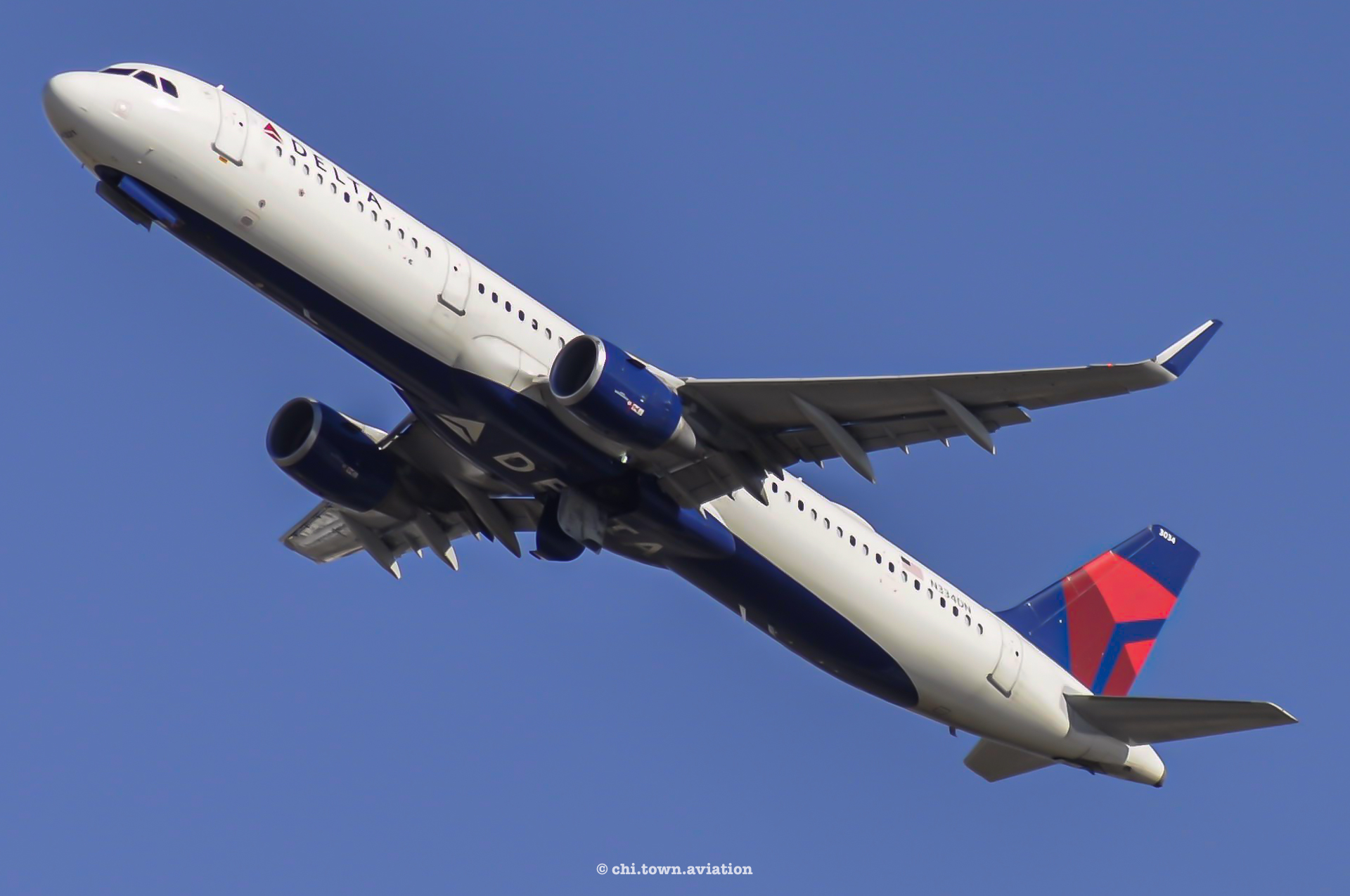 Full size: Delta Airlines Airbus A321-200 N334DN at Hartsfield-Jackson Atlanta International Airport