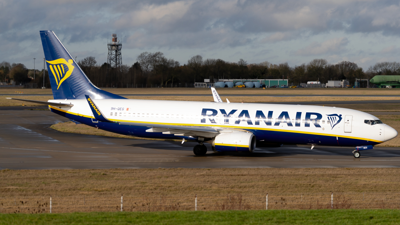 Full size: RyanAir Boeing 737-800 9H-QEG at London Stansted Airport