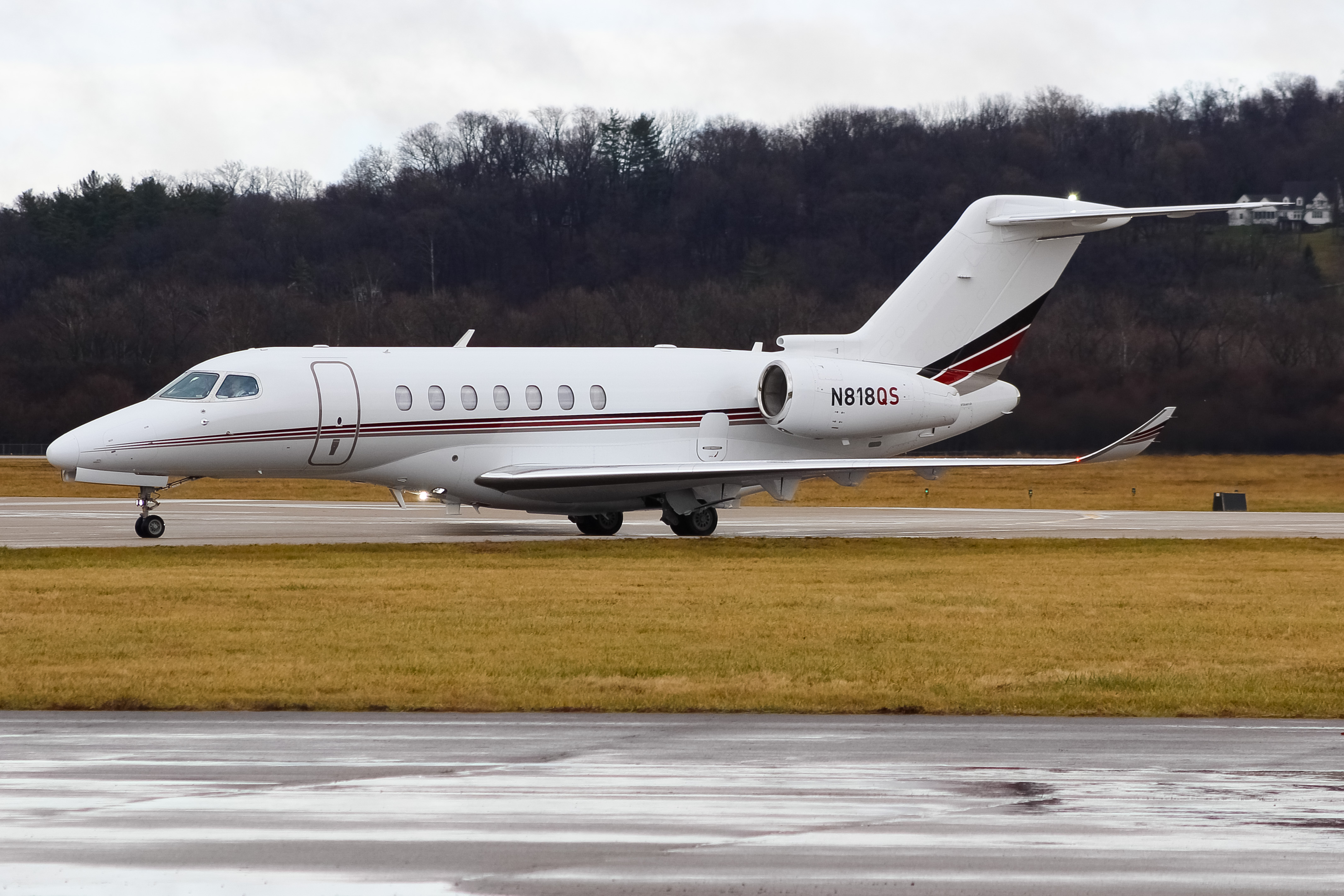 Full size: NetJets Cessna Citation 700 N818QS at Cincinnati Municipal Airport/Lunken Field