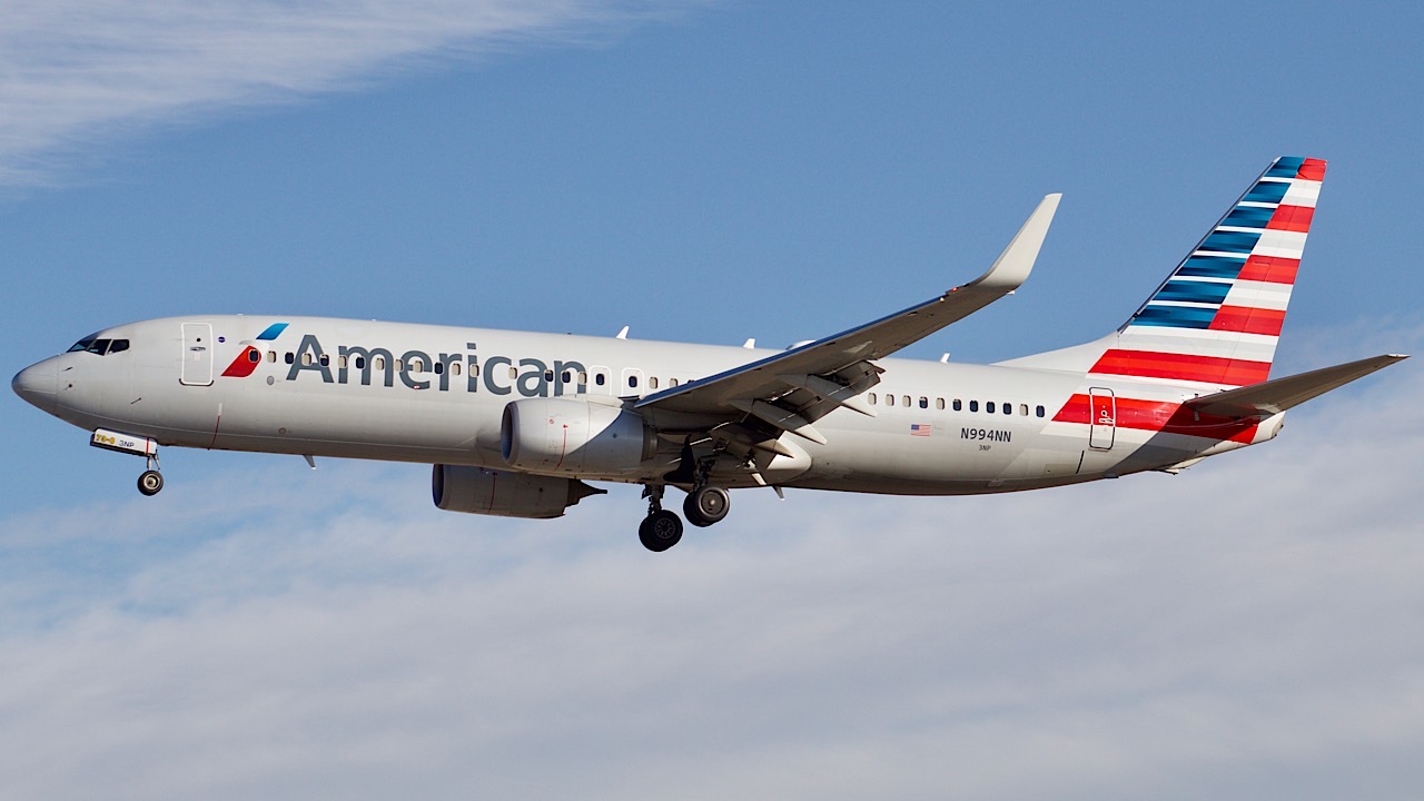 Full size: American Airlines Boeing 737-800 N994NN at Salt Lake City International Airport