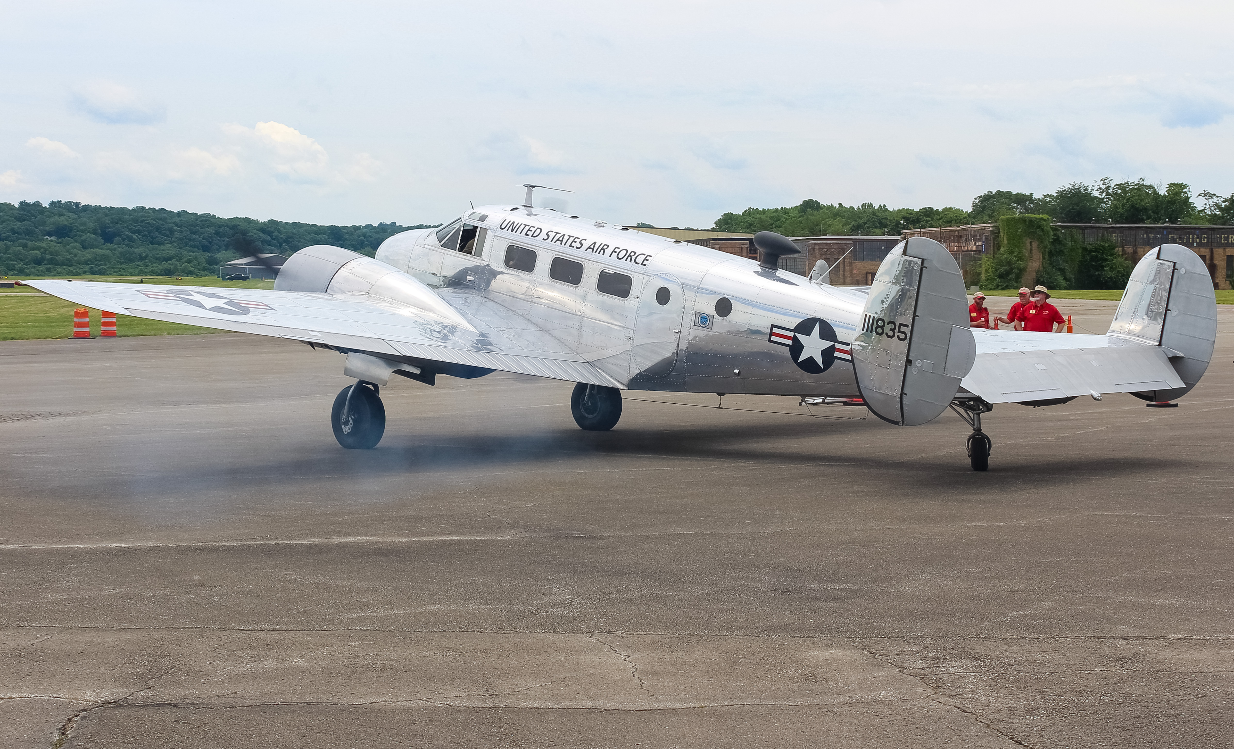 Full size: USAF - United States Air Force Beechcraft C-45H N213DE at Cincinnati Municipal Airport/Lunken Field