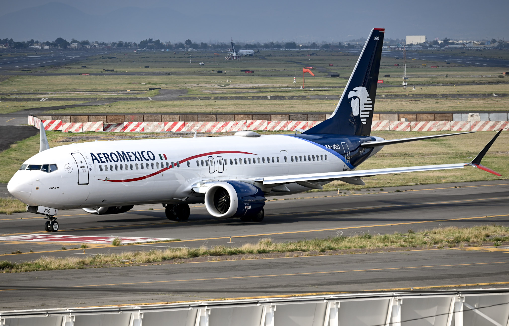 Full size: Aeromexico Boeing 737 MAX 9 XA-JGQ at Mexico City International Airport