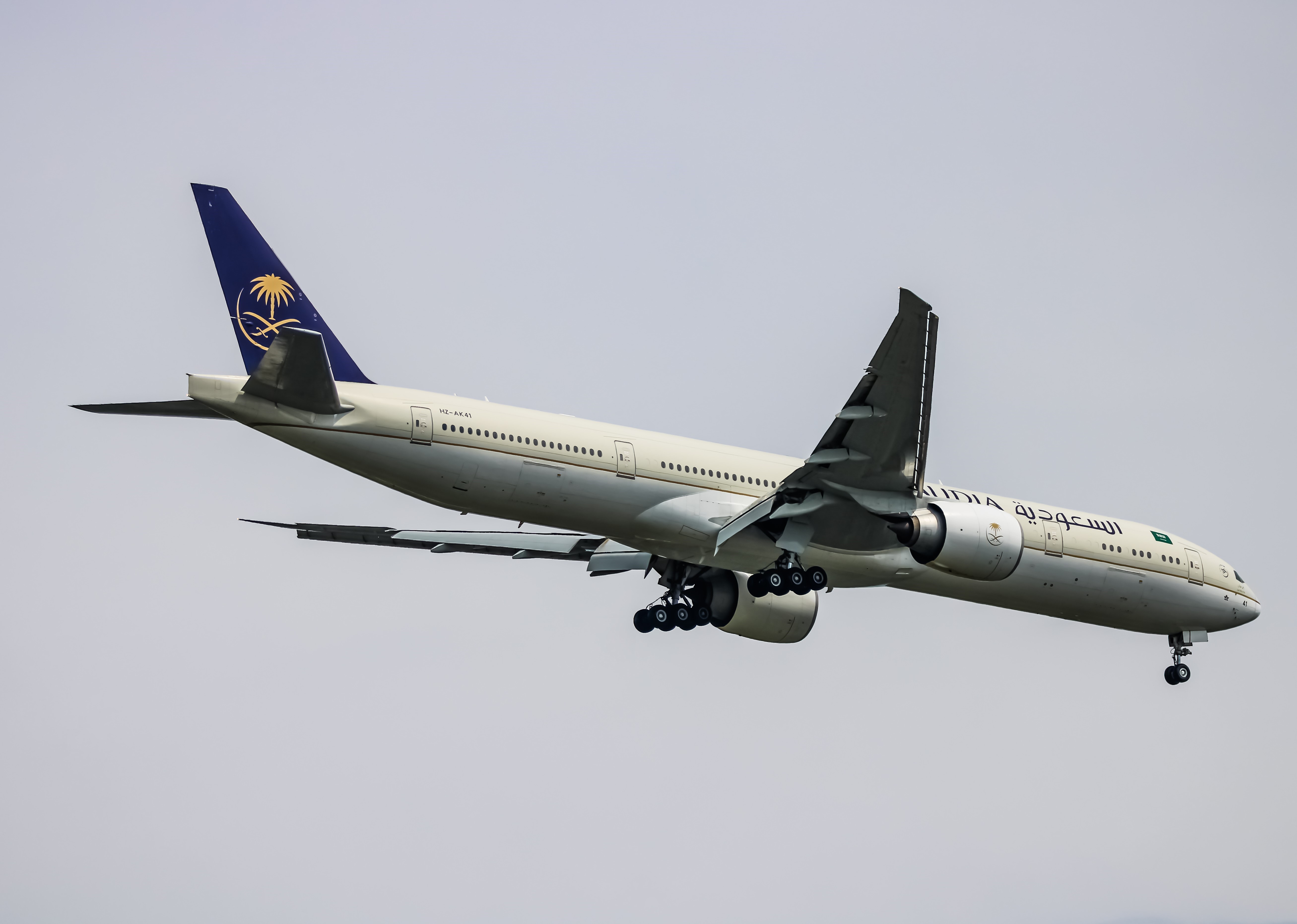 Full size: Saudia Boeing 777-300ER HZ-AK41 at Washington Dulles International Airport
