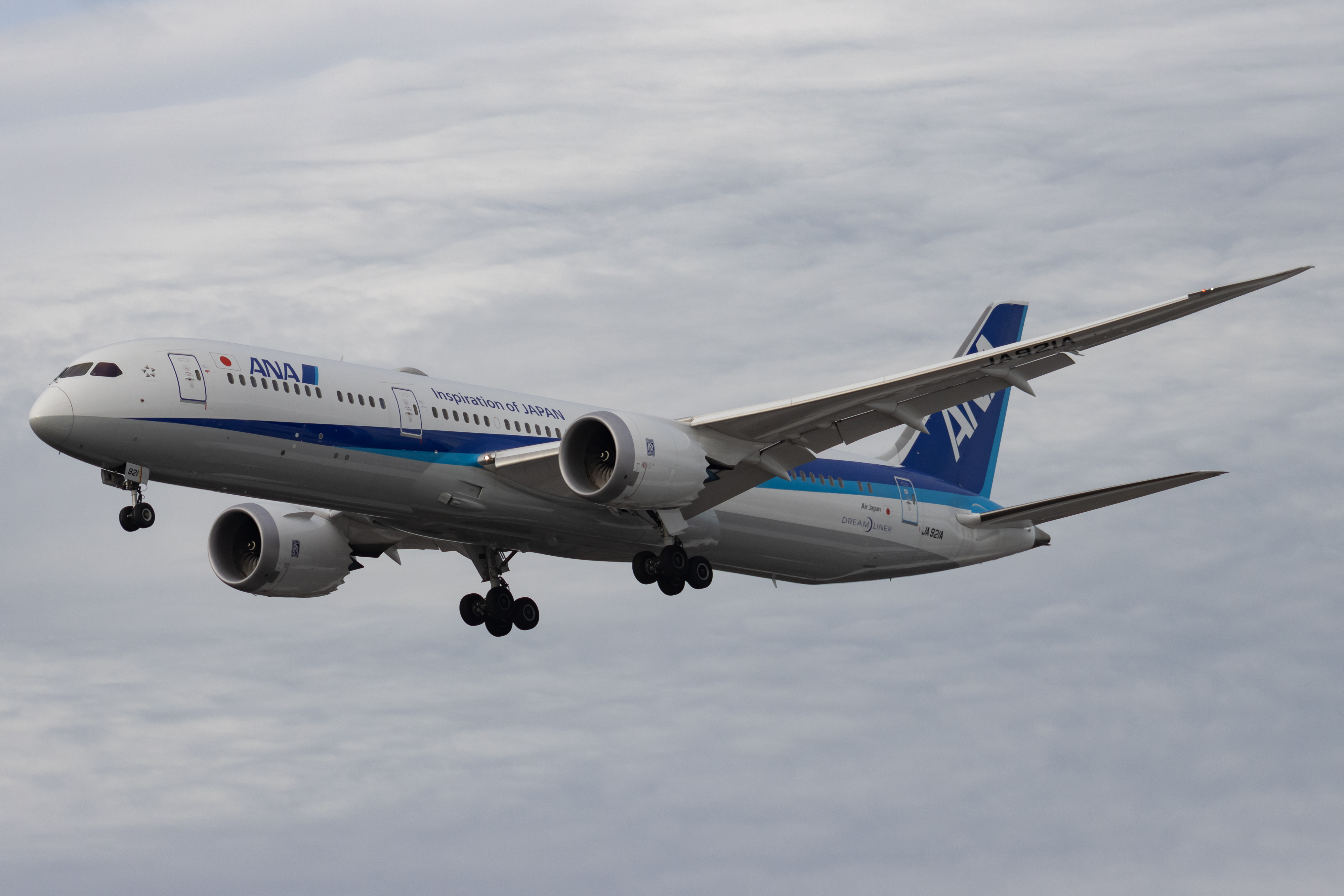 Full size: All Nippon Airways Boeing 787-9 JA921A at Seattle-Tacoma International Airport