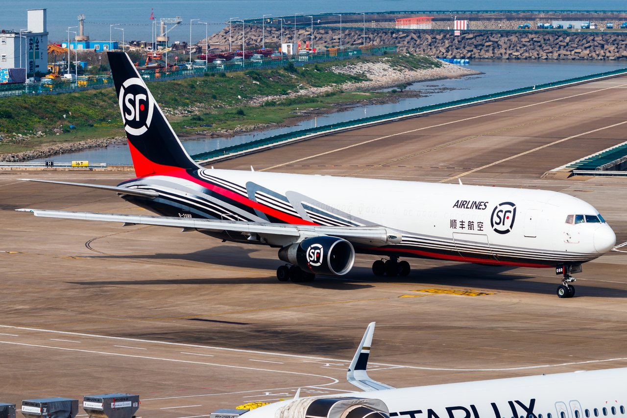 Full size: SF Airlines Boeing 767-300F B-208R at Macau International Airport