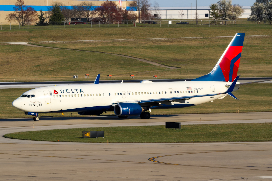 Full size: Delta Airlines Boeing 737-900ER N809DN at Chicago O'Hare International Airport
