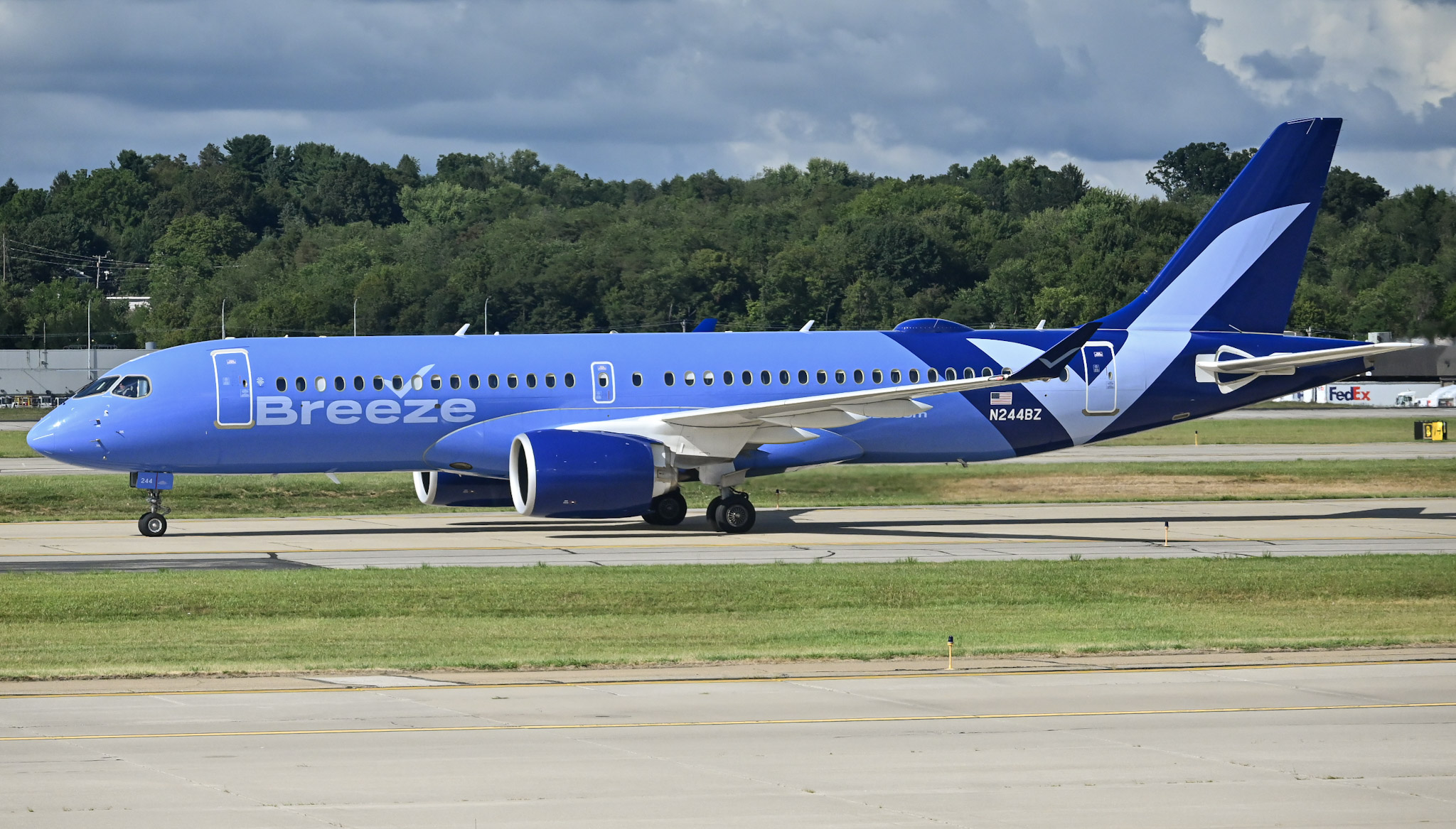 Full size: Breeze Airways Airbus A220-300 N244BZ at Pittsburgh International Airport