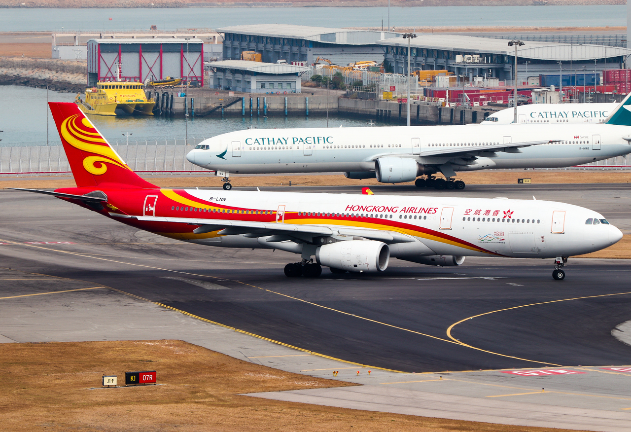 Full size: Hong Kong Airlines Airbus A330-300 B-LNN at Hong Kong International Airport