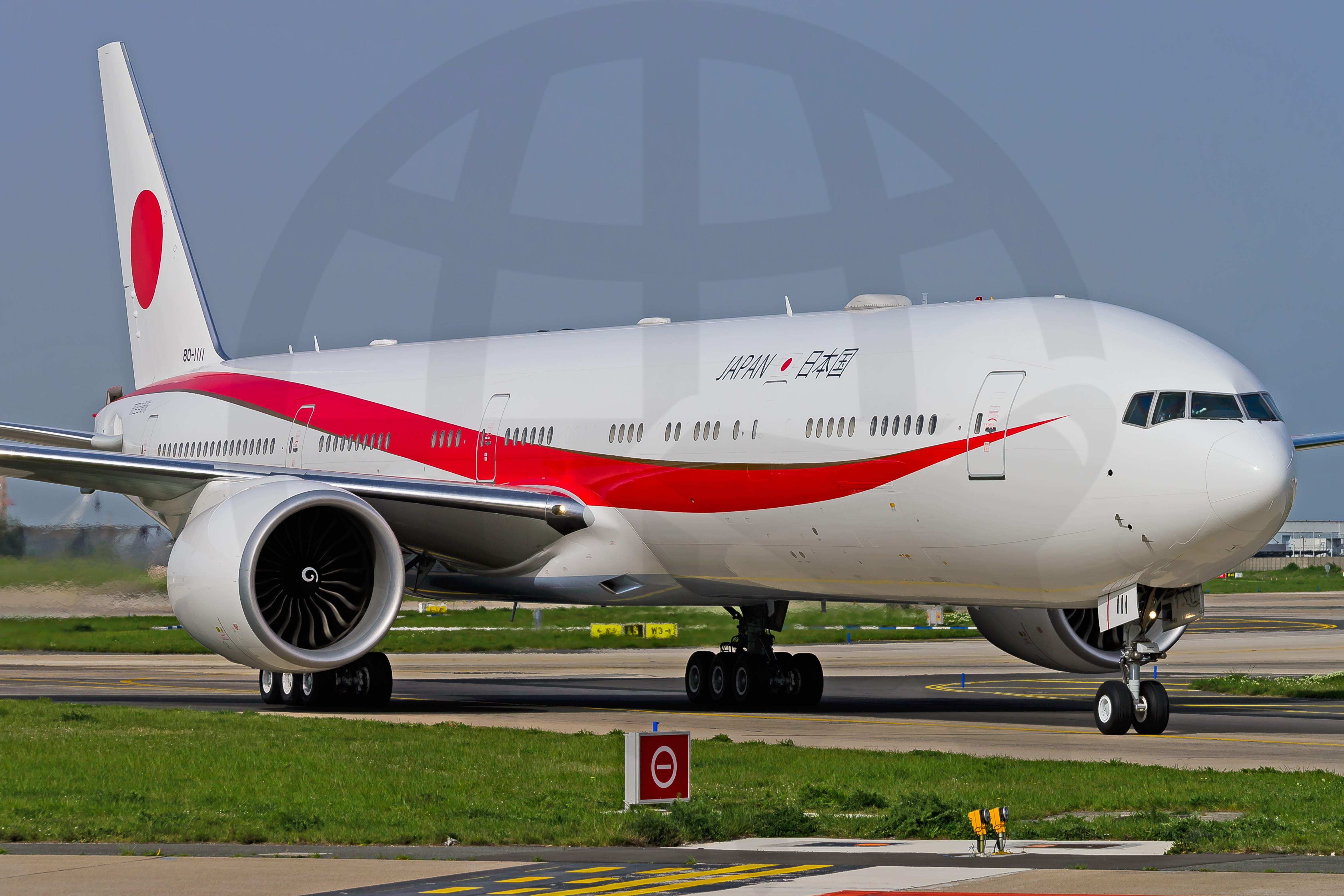 Full size: Japan Air Self-Defence Force Boeing 777-300ER 80-1111 at Paris Orly Airport