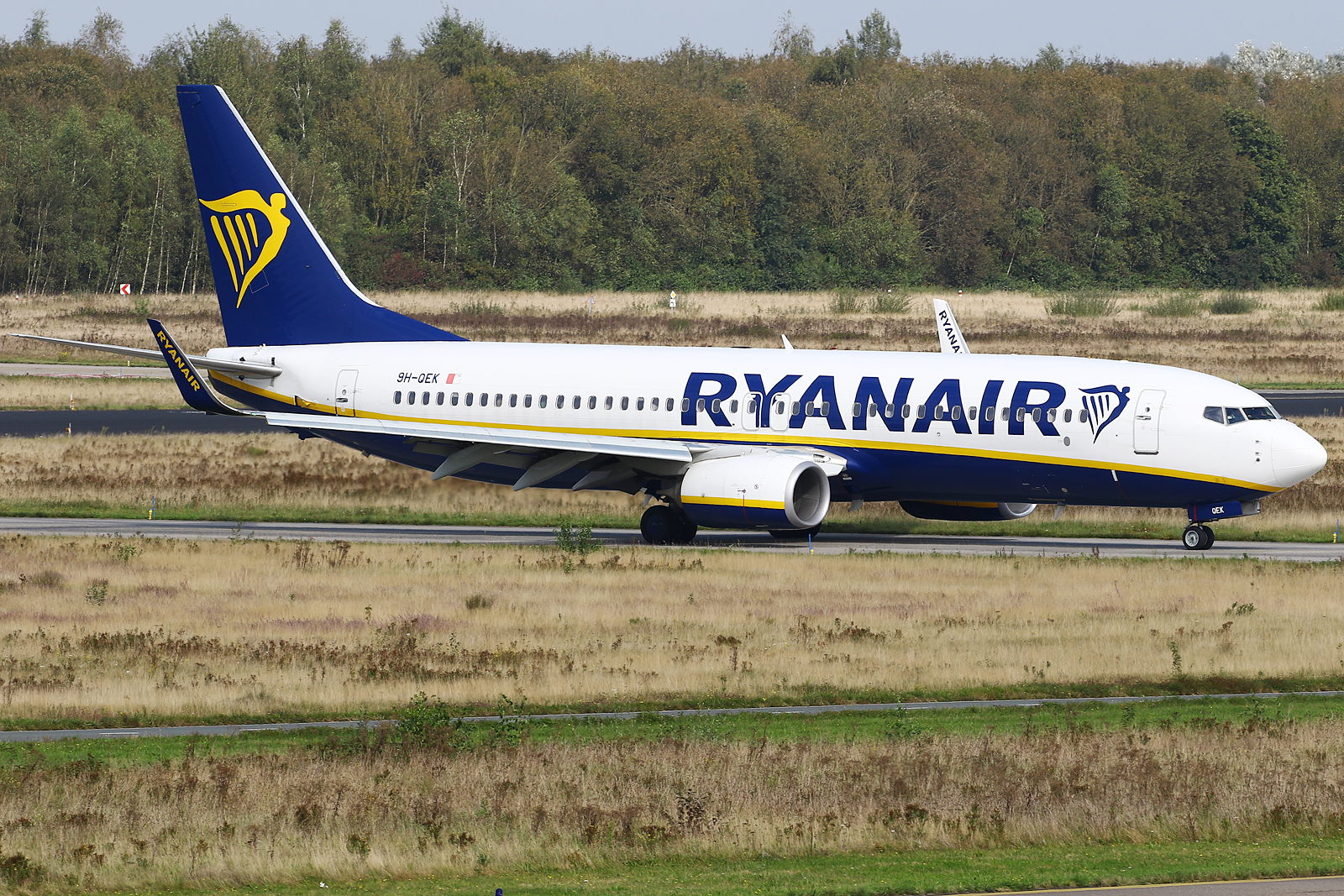 Full size: Ryanair Boeing 737-800 9H-QEK at Eindhoven Airport