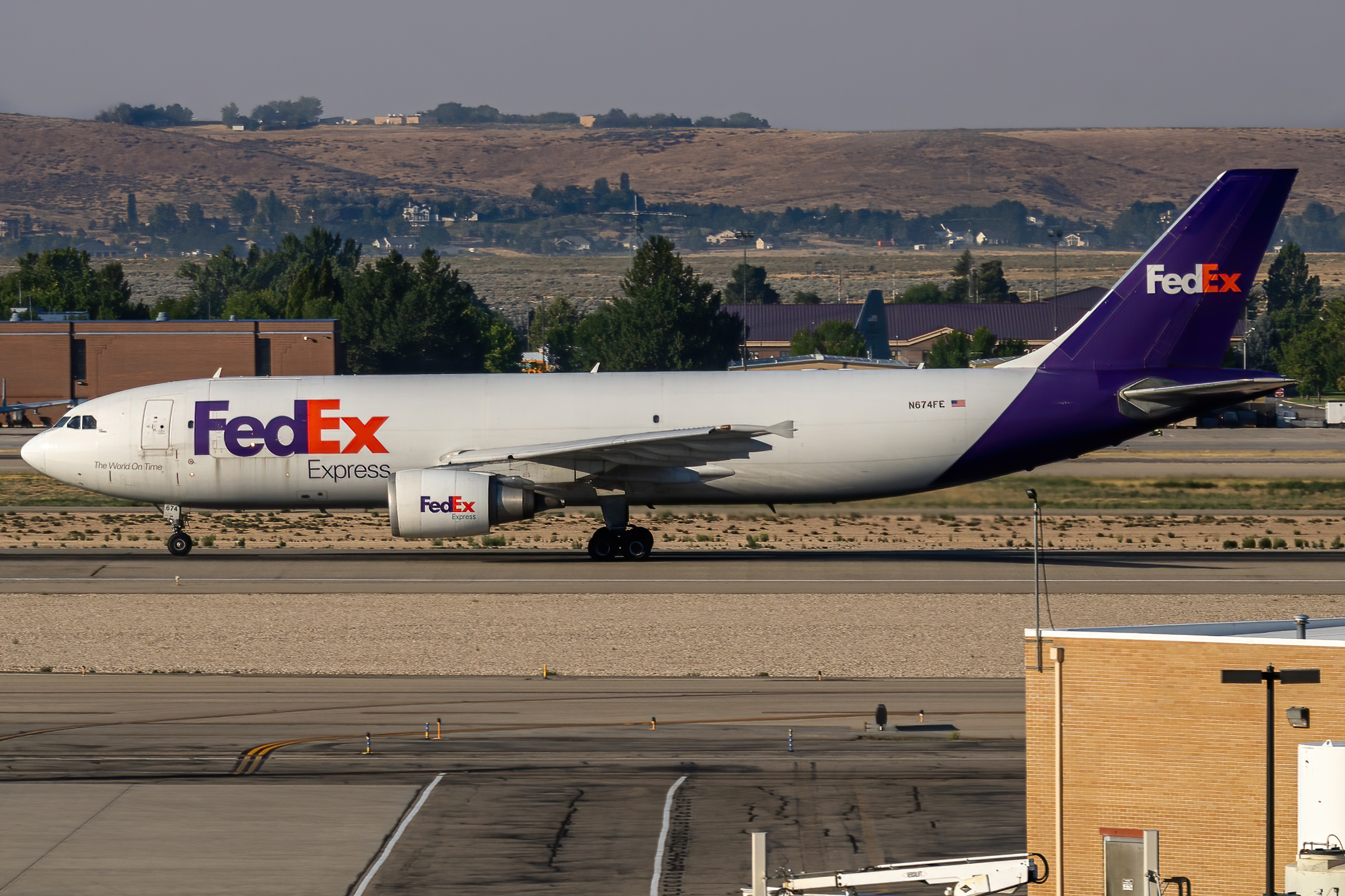 Full size: FedEx Airbus A300F-600 N674FE at Boise Air Terminal/Gowen Field