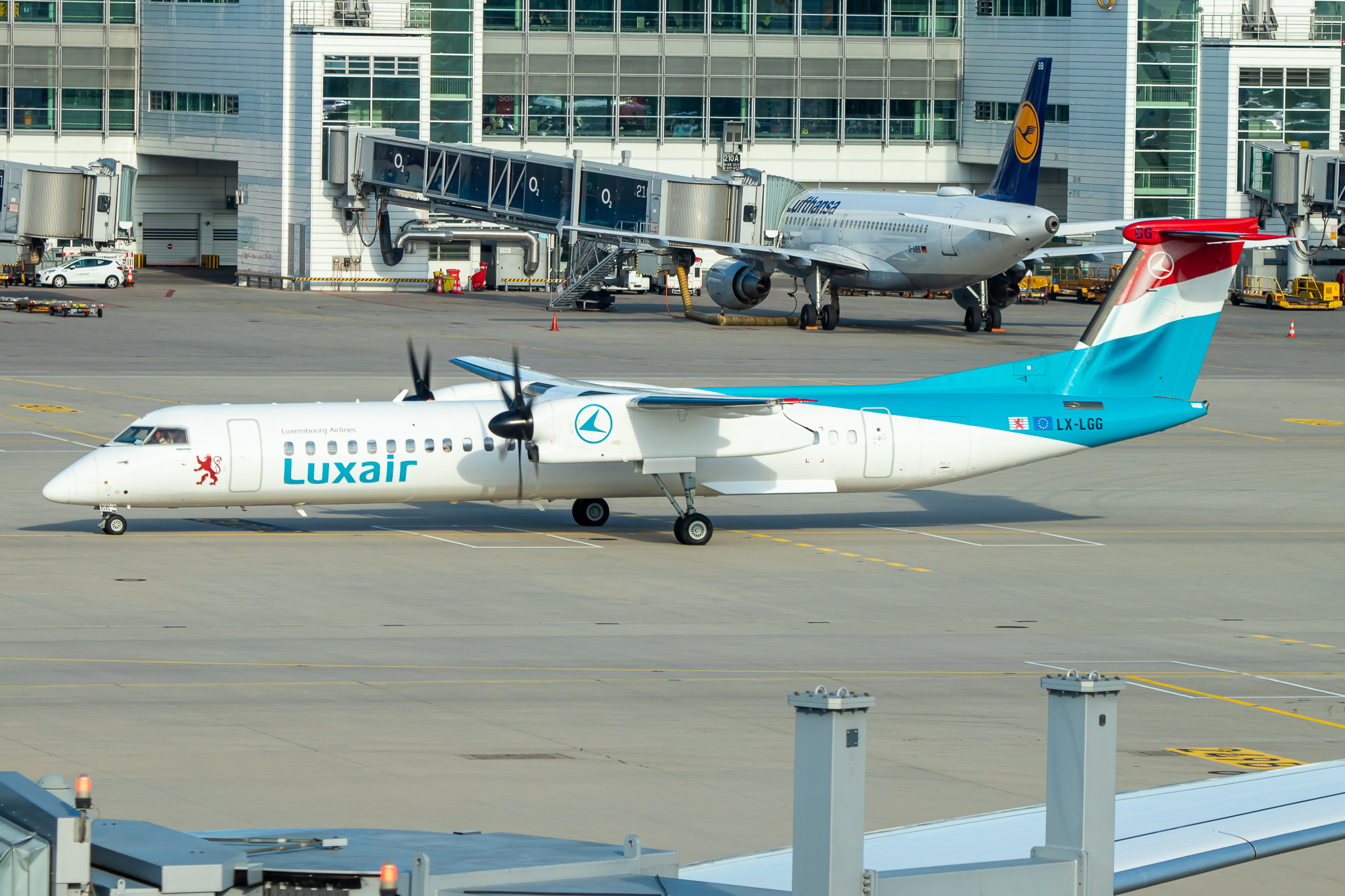 Full size: Luxair De Havilland Dash-8 q400 LX-LGG at Munich International Airport