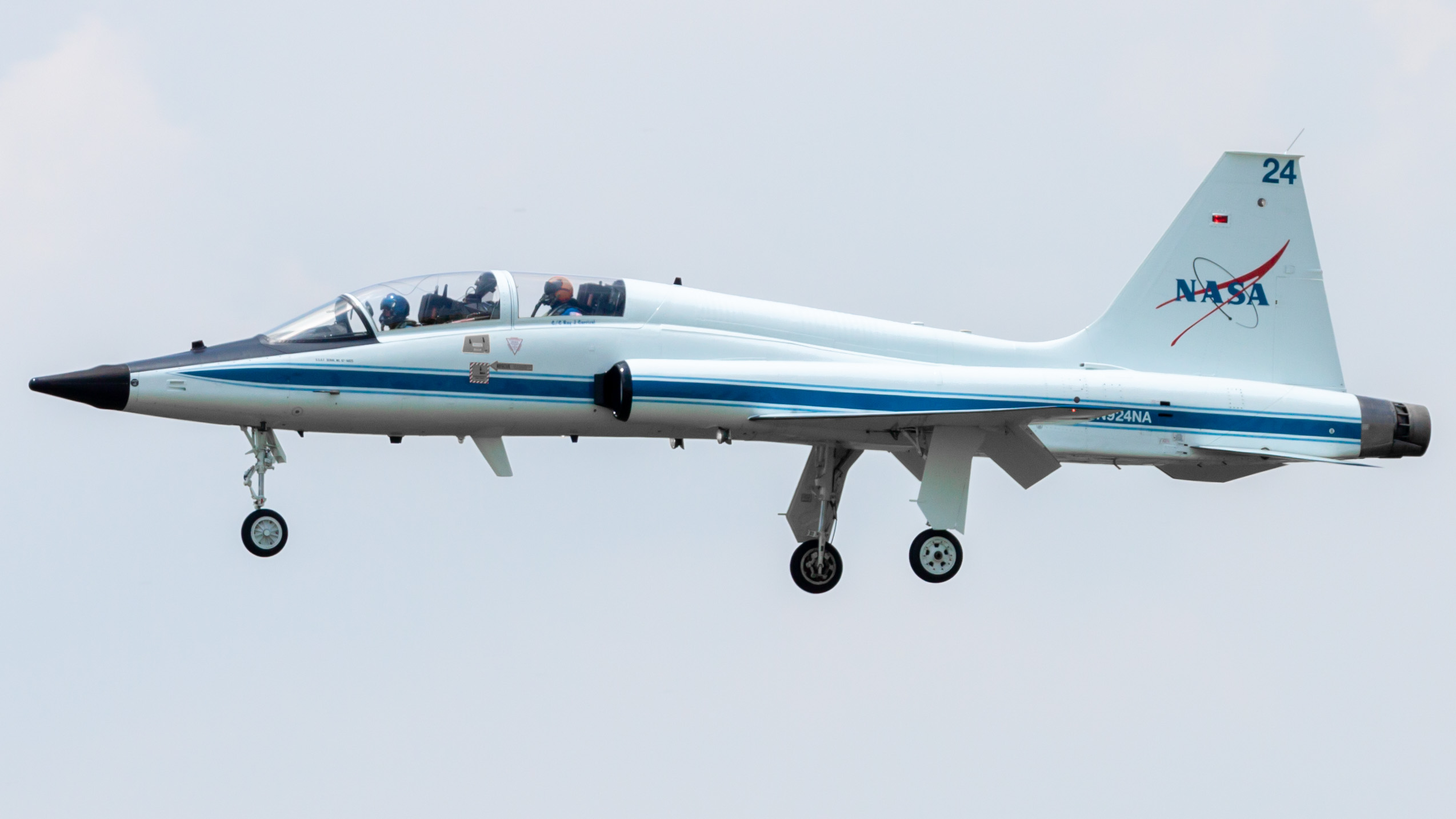 Full size: NASA Northrop T-38 Talon N924NA at Ellington Airport